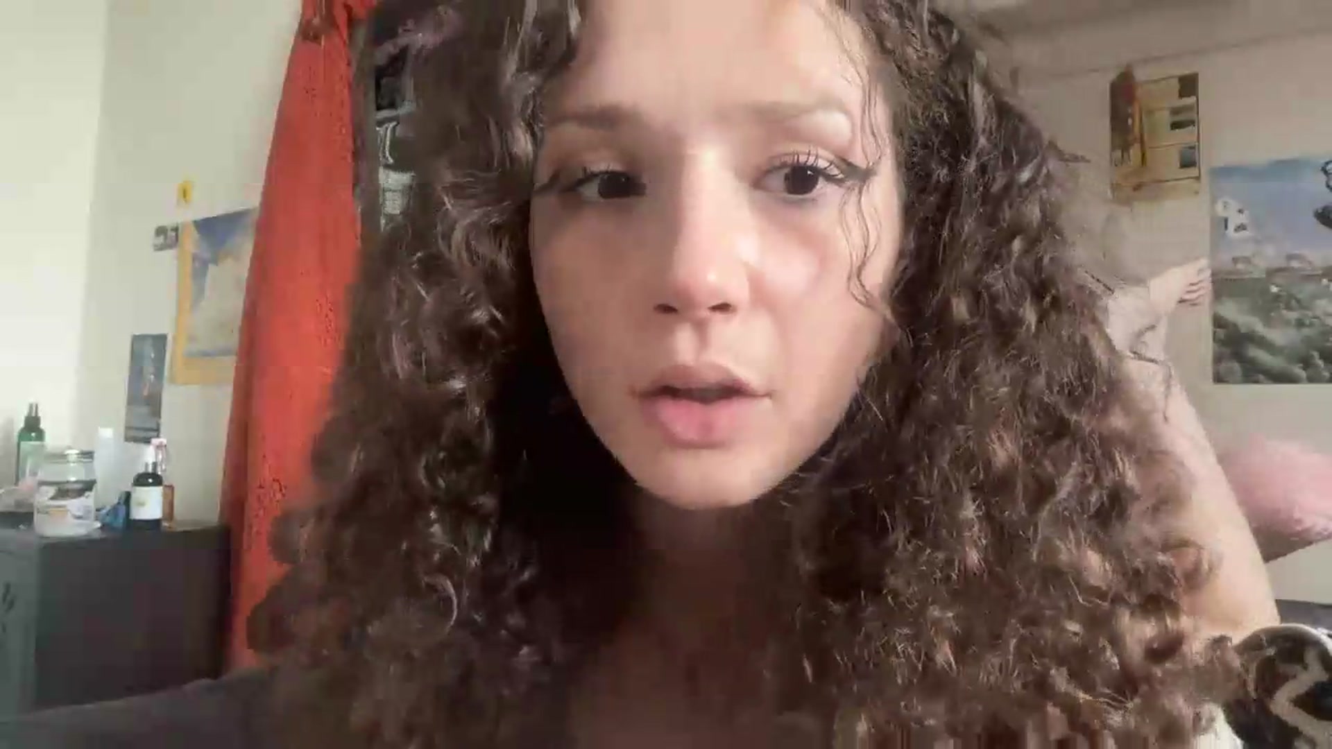 Gallery image thumbnail from Urpupp3t's myfreecams stream on, 08/07/2026, 18:45 image 18 of 20