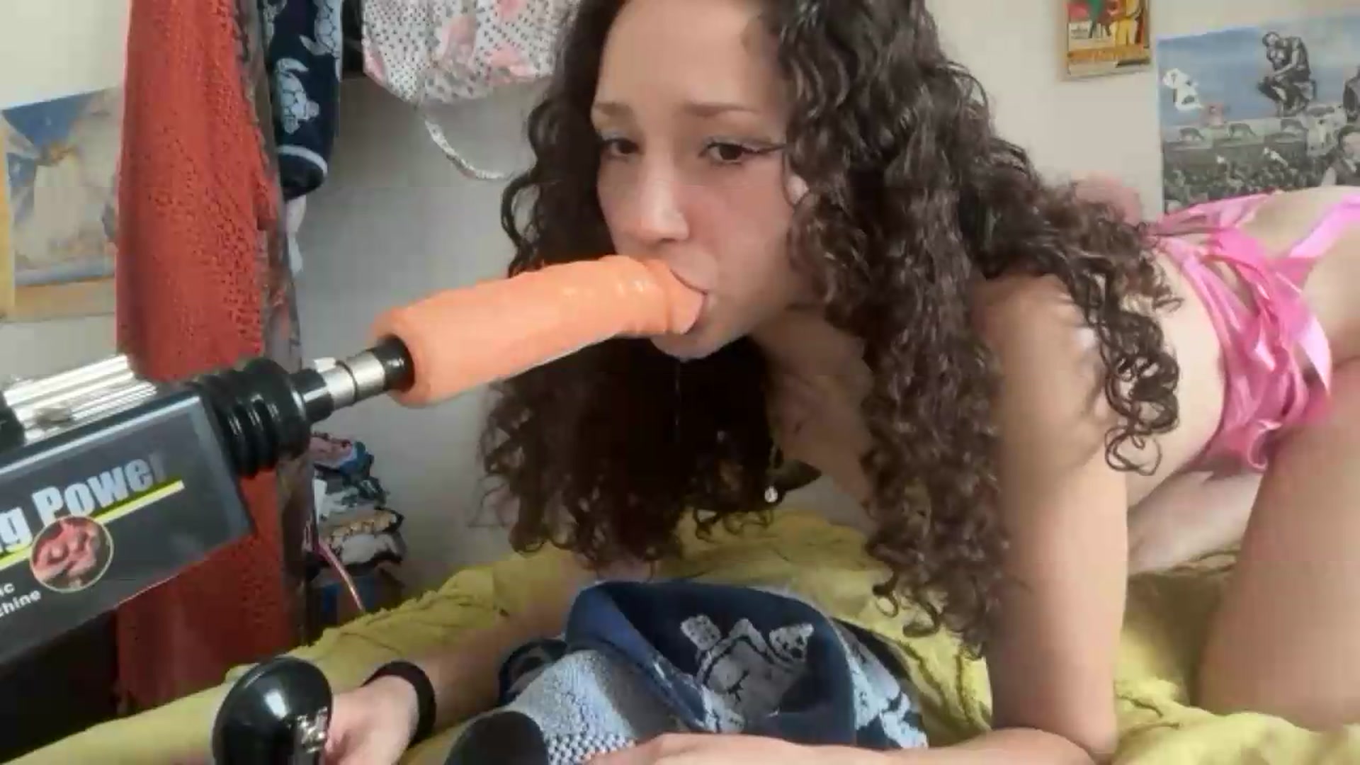 Gallery image thumbnail from Urpupp3t's myfreecams stream on, 08/14/2026, 18:02 image 14 of 20