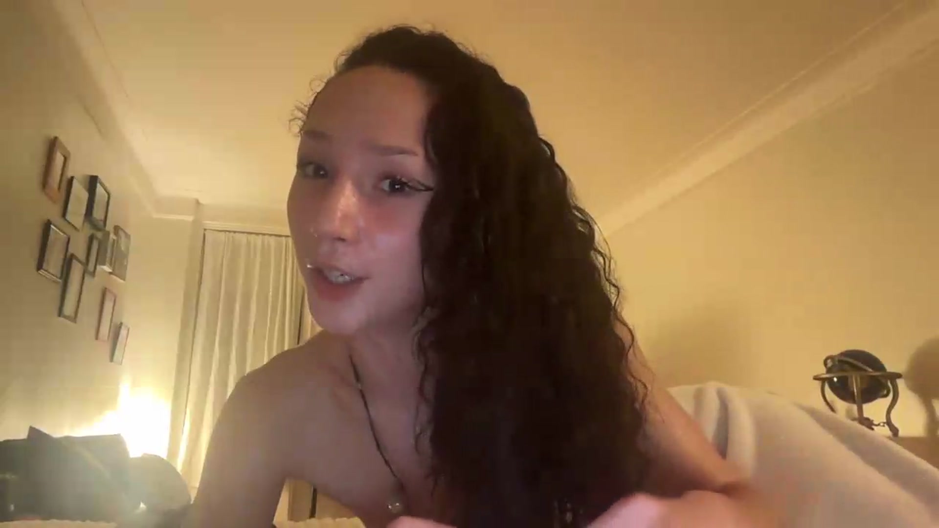 Gallery image thumbnail from Urpupp3t's myfreecams stream on, 09/02/2026, 01:04 image 2 of 20