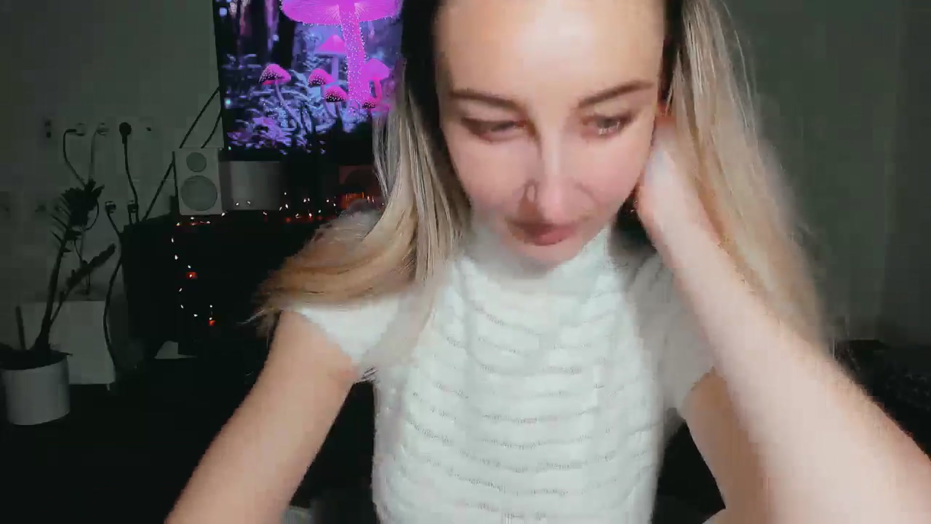 Gallery image thumbnail from User_number's myfreecams stream on, 11/11/2024, 14:10 image 17 of 20