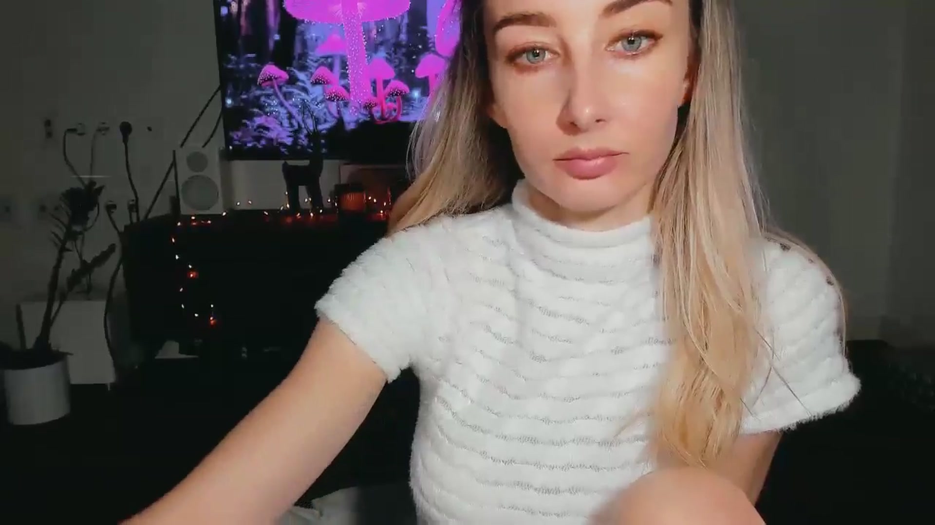 Gallery image thumbnail from User_number's myfreecams stream on, 11/11/2024, 14:10 image 20 of 20