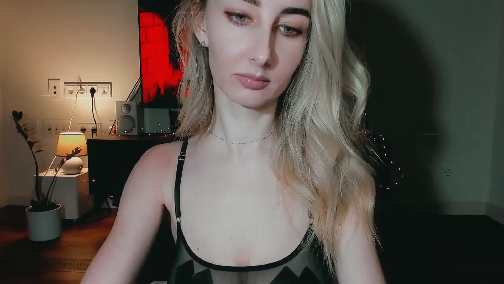 Gallery image thumbnail from User_number's myfreecams stream on, 11/26/2024, 17:44 image 7 of 20