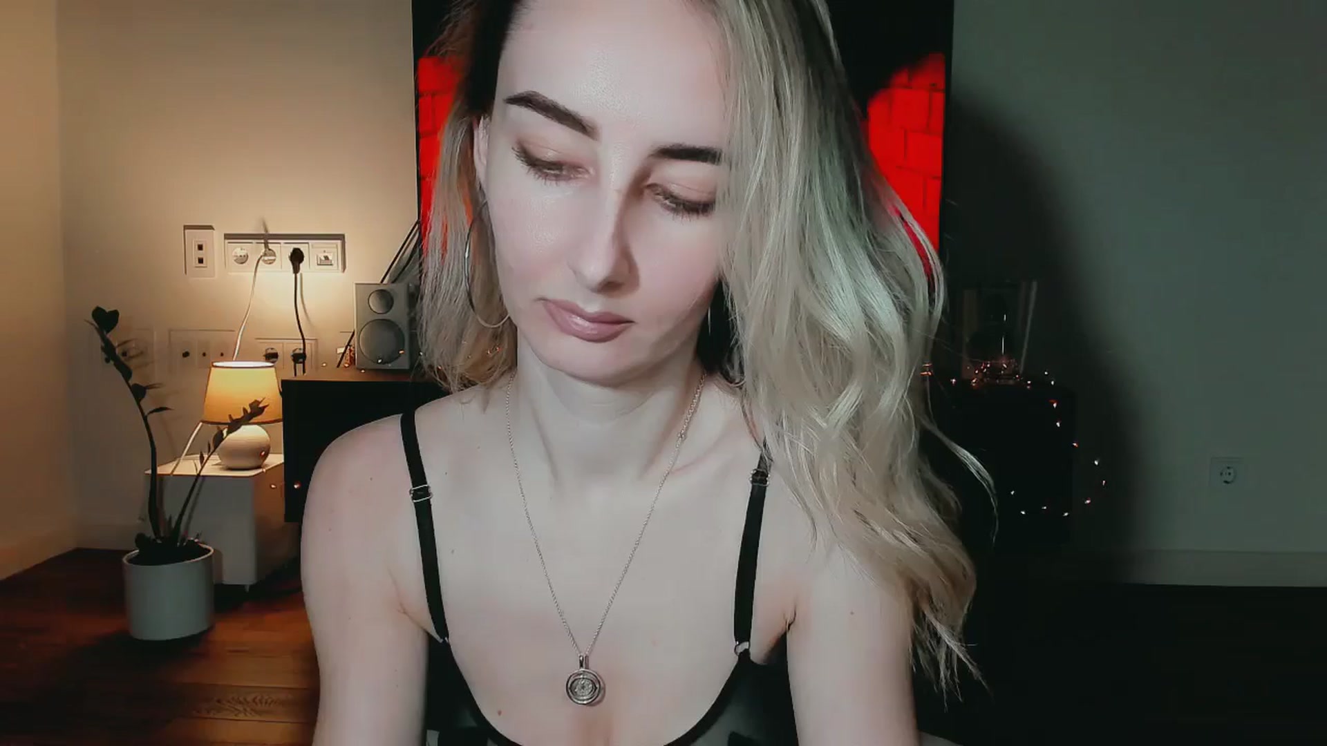 Gallery image thumbnail from User_number's myfreecams stream on, 11/26/2024, 19:07 image 11 of 20