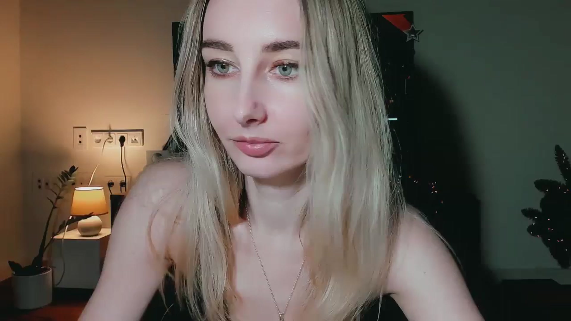 Gallery image thumbnail from User_number's myfreecams stream on, 12/23/2024, 18:45 image 2 of 20