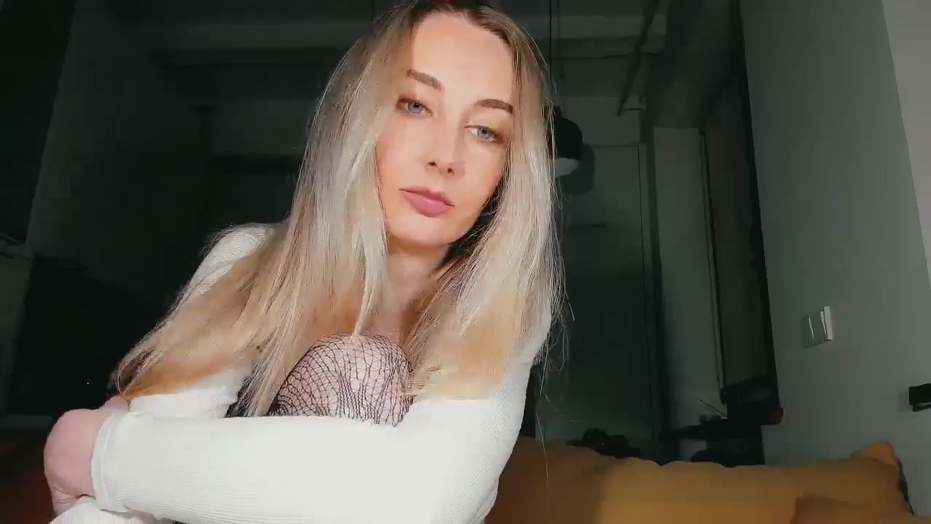 Gallery image thumbnail from User_number's myfreecams stream on, 01/14/2025, 17:25 image 13 of 20