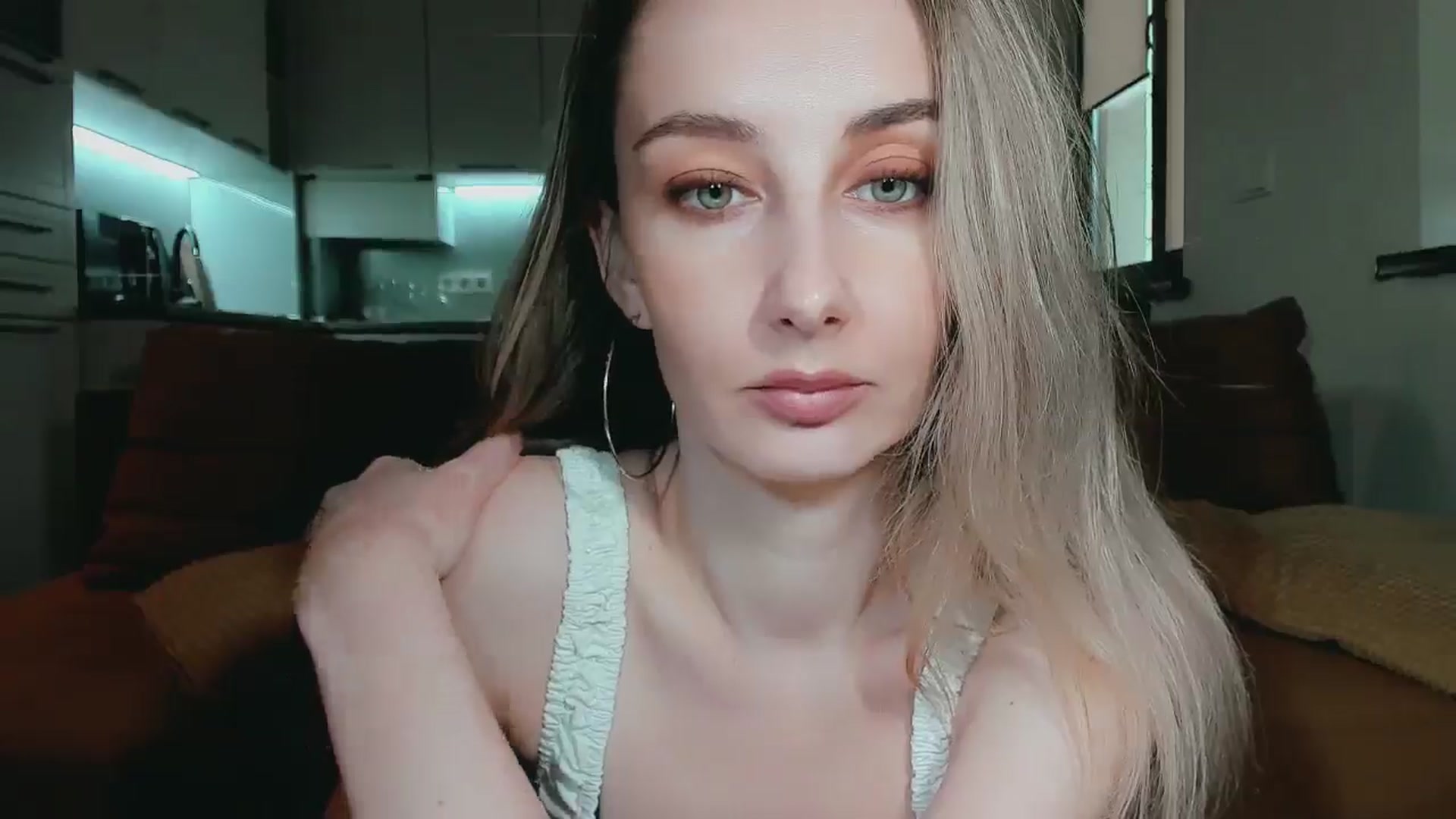 Gallery image thumbnail from User_number's myfreecams stream on, 04/01/2025, 14:27 image 13 of 20