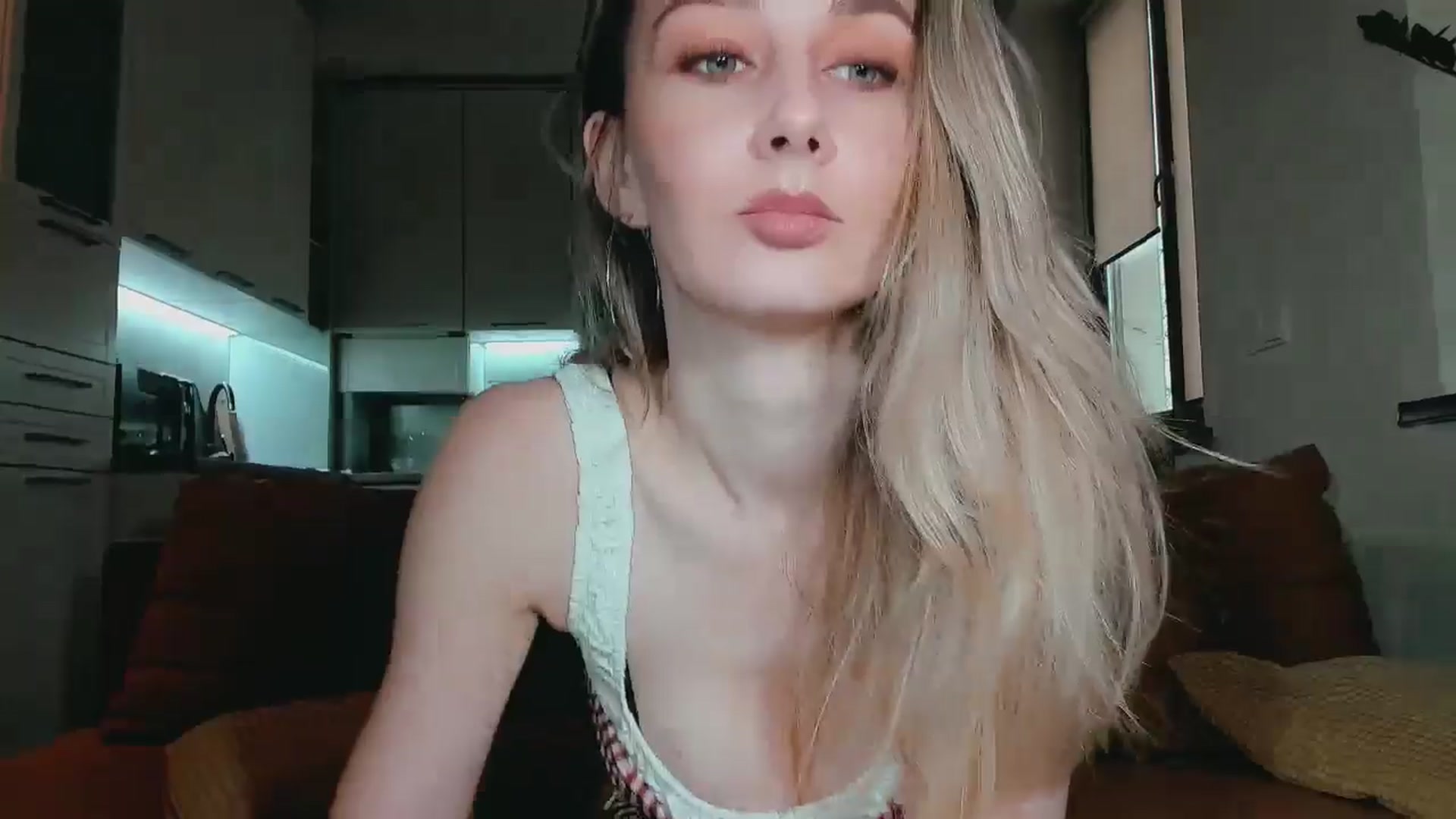 Gallery image thumbnail from User_number's myfreecams stream on, 04/01/2025, 14:27 image 18 of 20