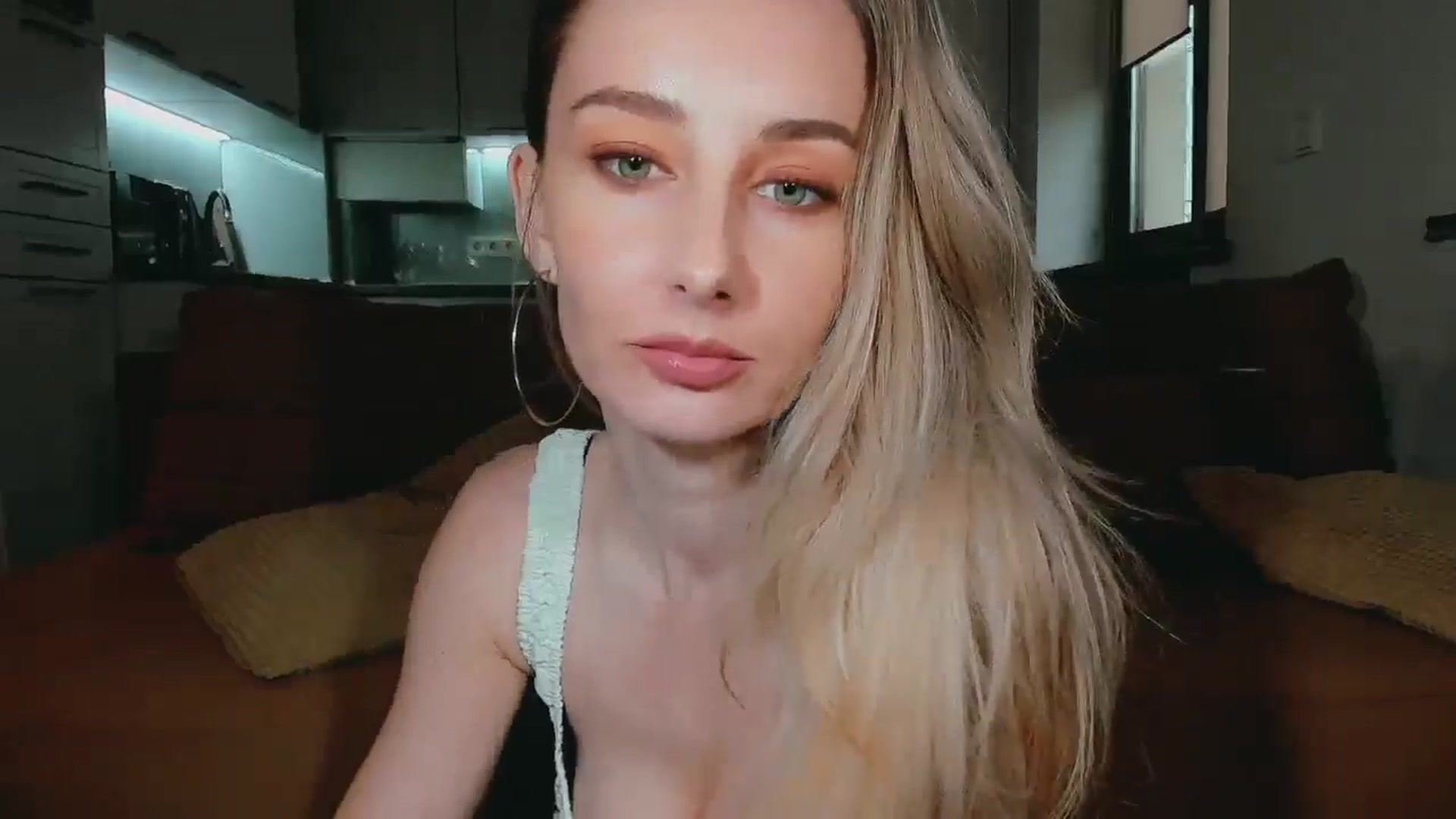 Gallery image thumbnail from User_number's myfreecams stream on, 04/01/2025, 14:27 image 5 of 20