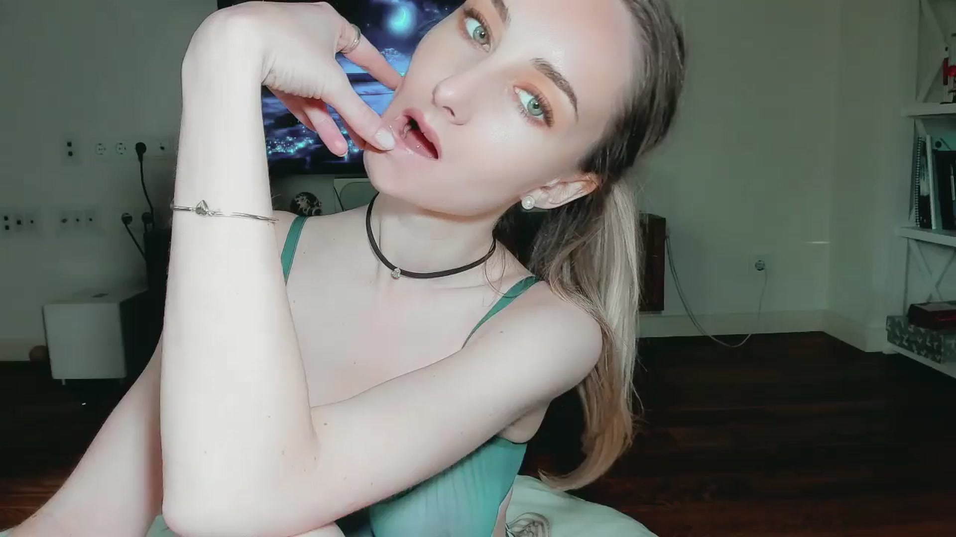 Gallery image thumbnail from User_number's myfreecams stream on, 06/11/2025, 13:13 image 11 of 20