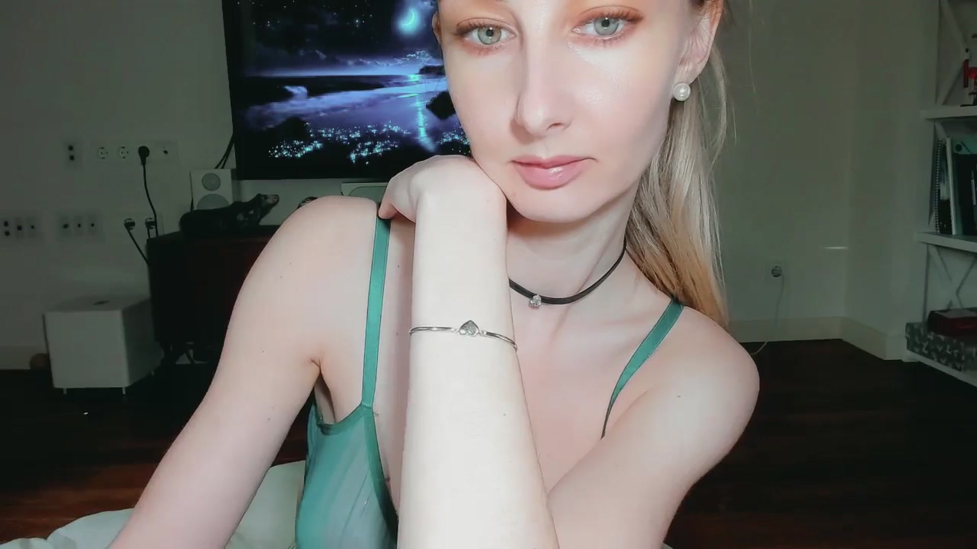 Gallery image thumbnail from User_number's myfreecams stream on, 06/11/2025, 13:13 image 10 of 20