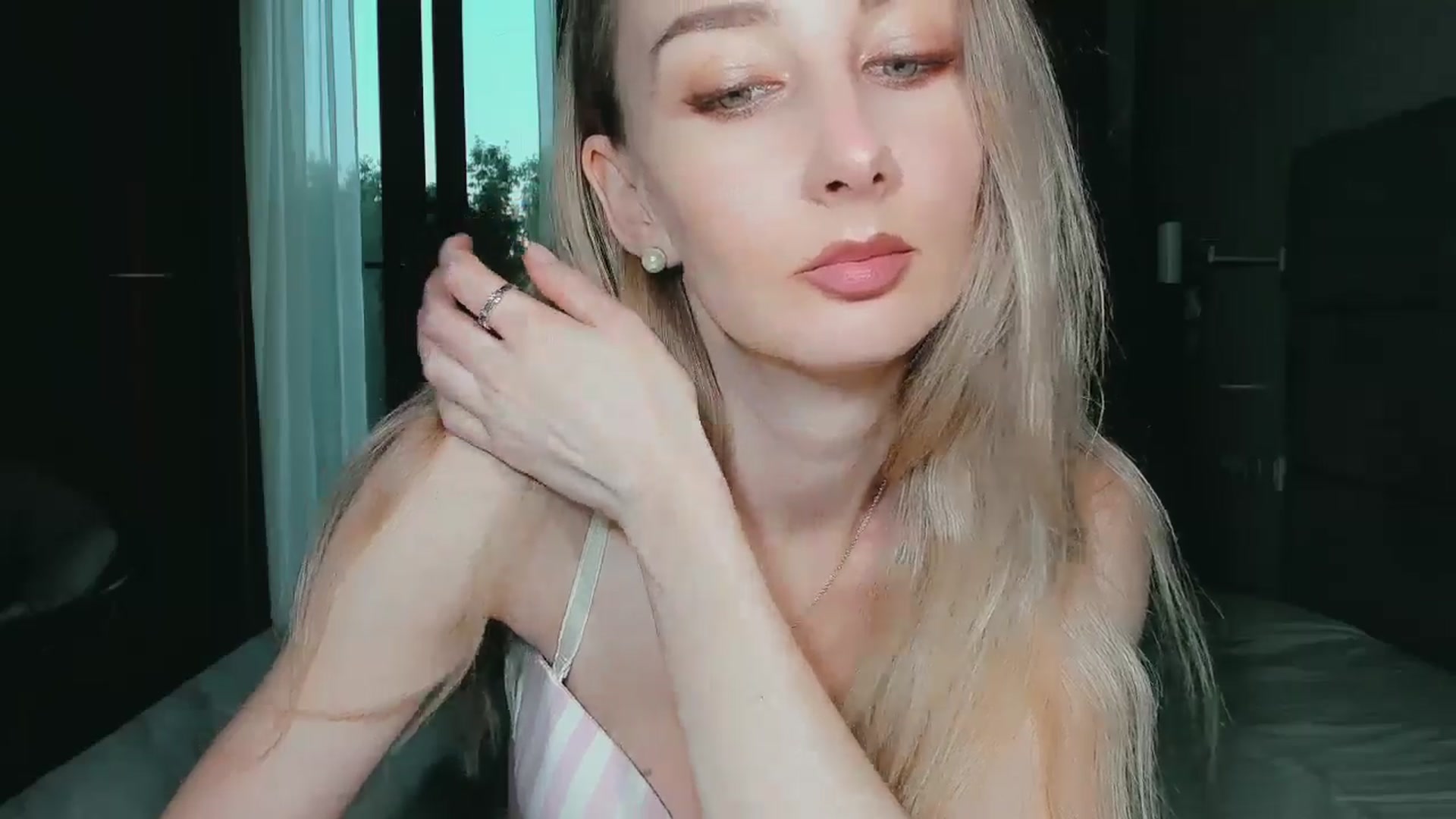 Gallery image thumbnail from User_number's myfreecams stream on, 08/28/2025, 17:23 image 13 of 20
