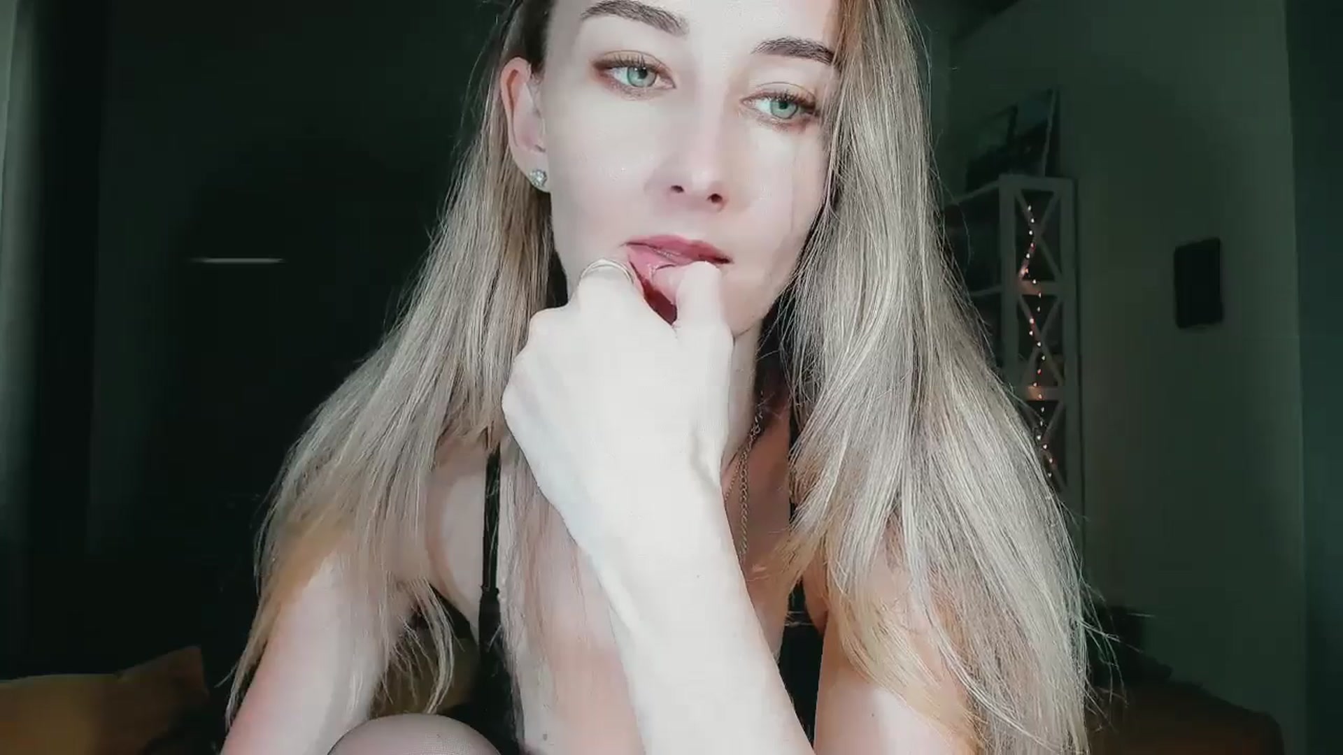 Gallery image thumbnail from User_number's myfreecams stream on, 09/11/2025, 12:15 image 10 of 20