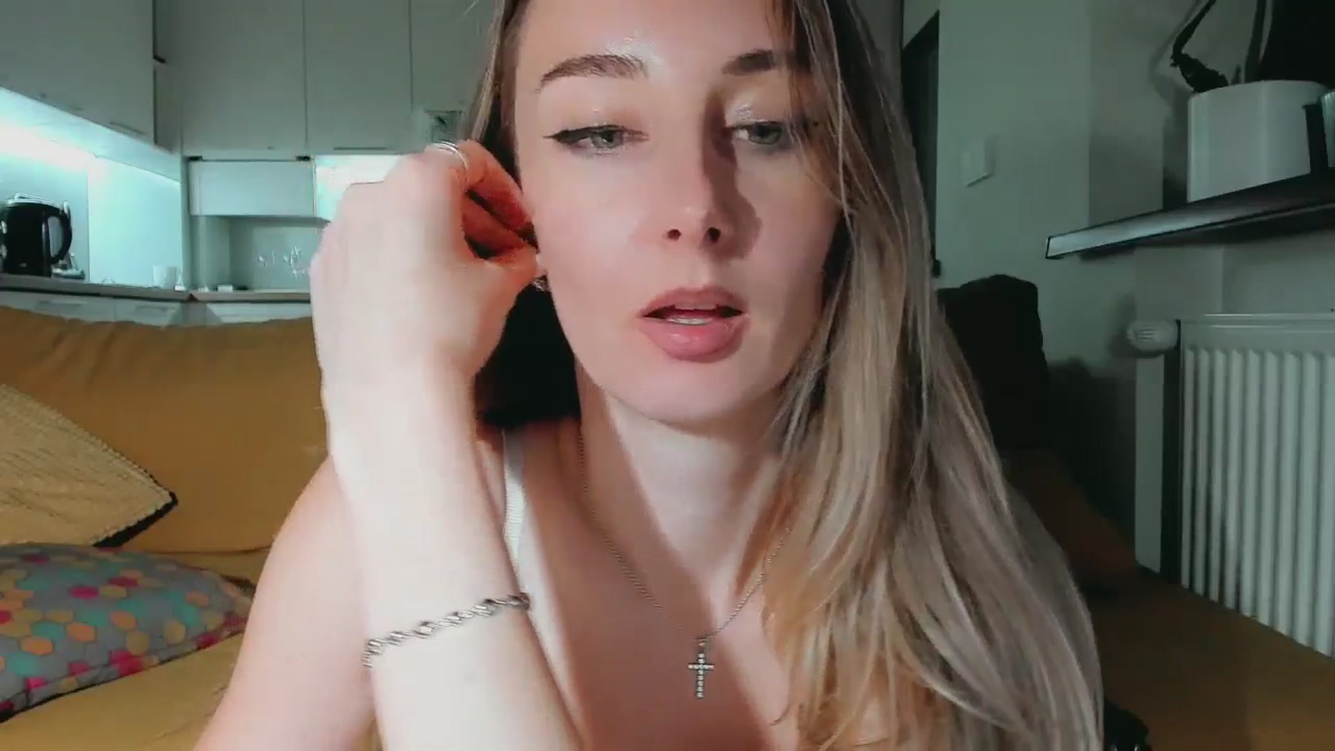 Gallery image thumbnail from User_number's myfreecams stream on, 09/30/2025, 16:23 image 18 of 20