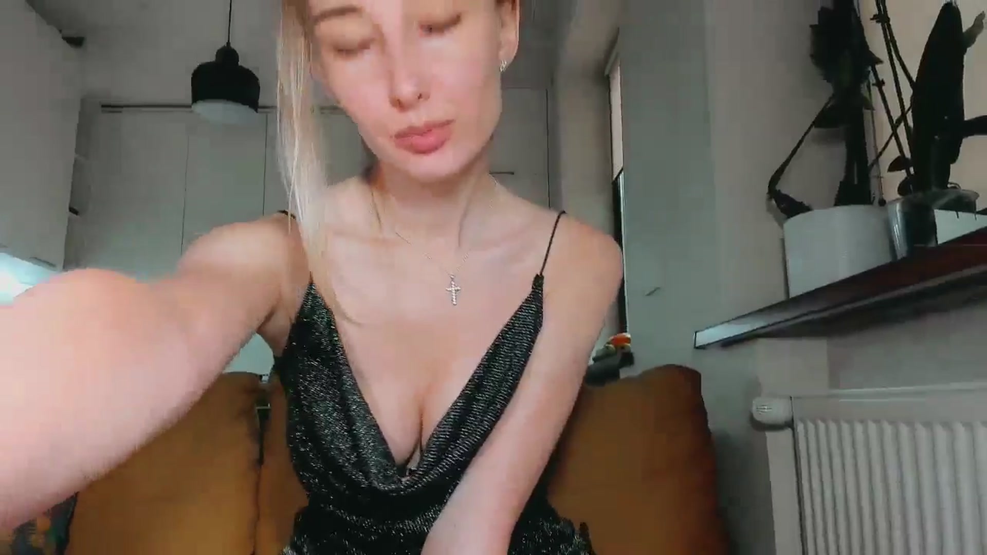 Gallery image thumbnail from User_number's myfreecams stream on, 10/06/2025, 15:26 image 17 of 20