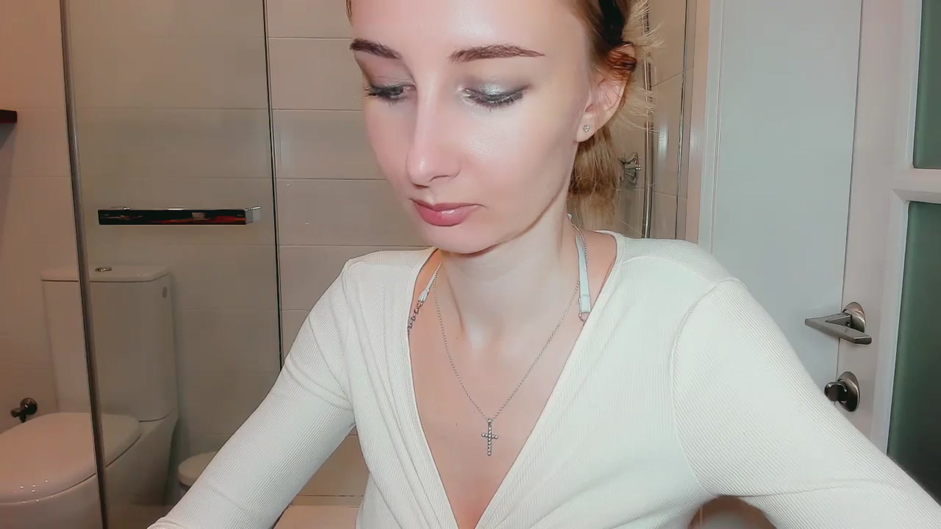Gallery image thumbnail from User_number's myfreecams stream on, 10/24/2025, 12:17 image 6 of 20