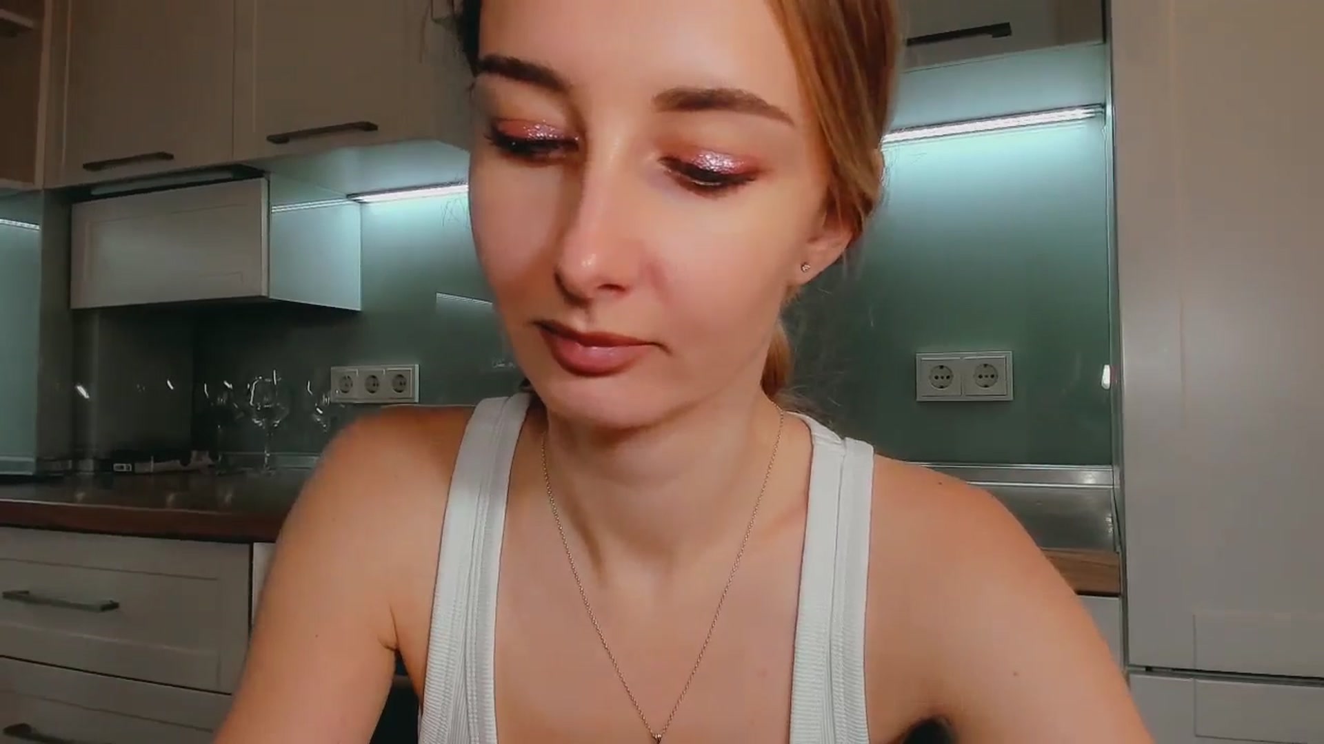 Gallery image thumbnail from User_number's myfreecams stream on, 11/13/2025, 12:27 image 18 of 20