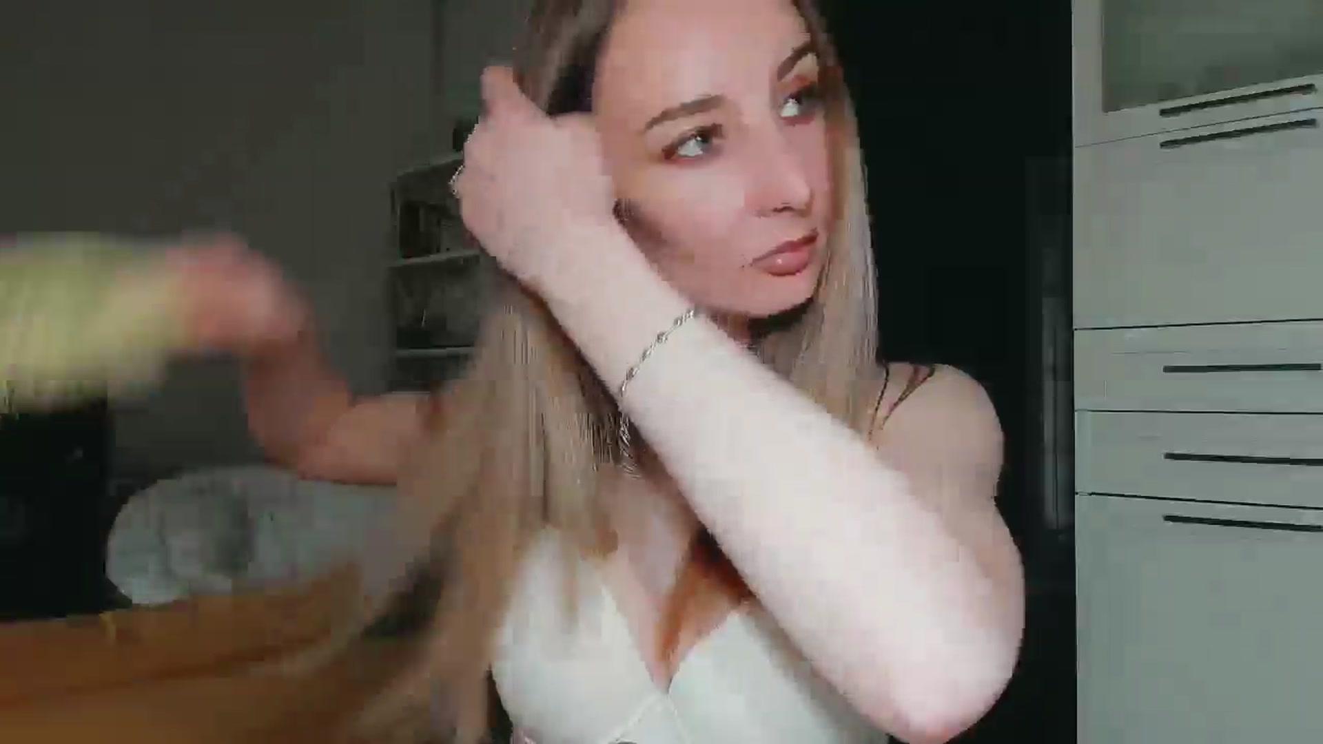Gallery image thumbnail from User_number's myfreecams stream on, 03/31/2026, 11:21 image 17 of 20