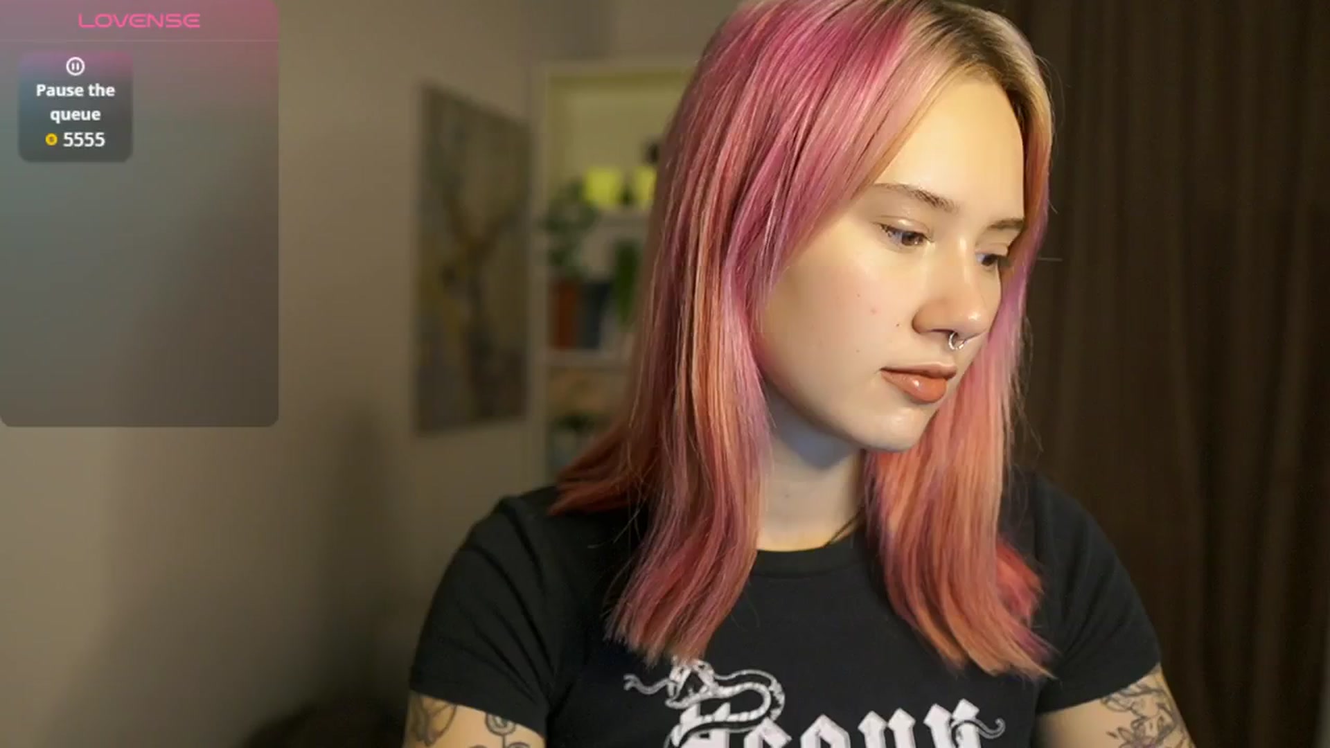 Gallery image thumbnail from Uwu_nika18's myfreecams stream on, 10/29/2025, 10:41 image 9 of 20