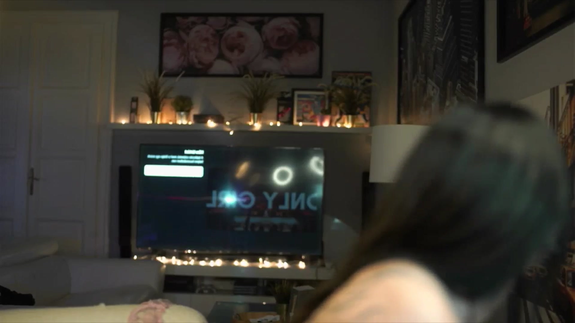 Gallery image thumbnail from Uwu_nika18's myfreecams stream on, 12/31/2025, 20:46 image 19 of 20