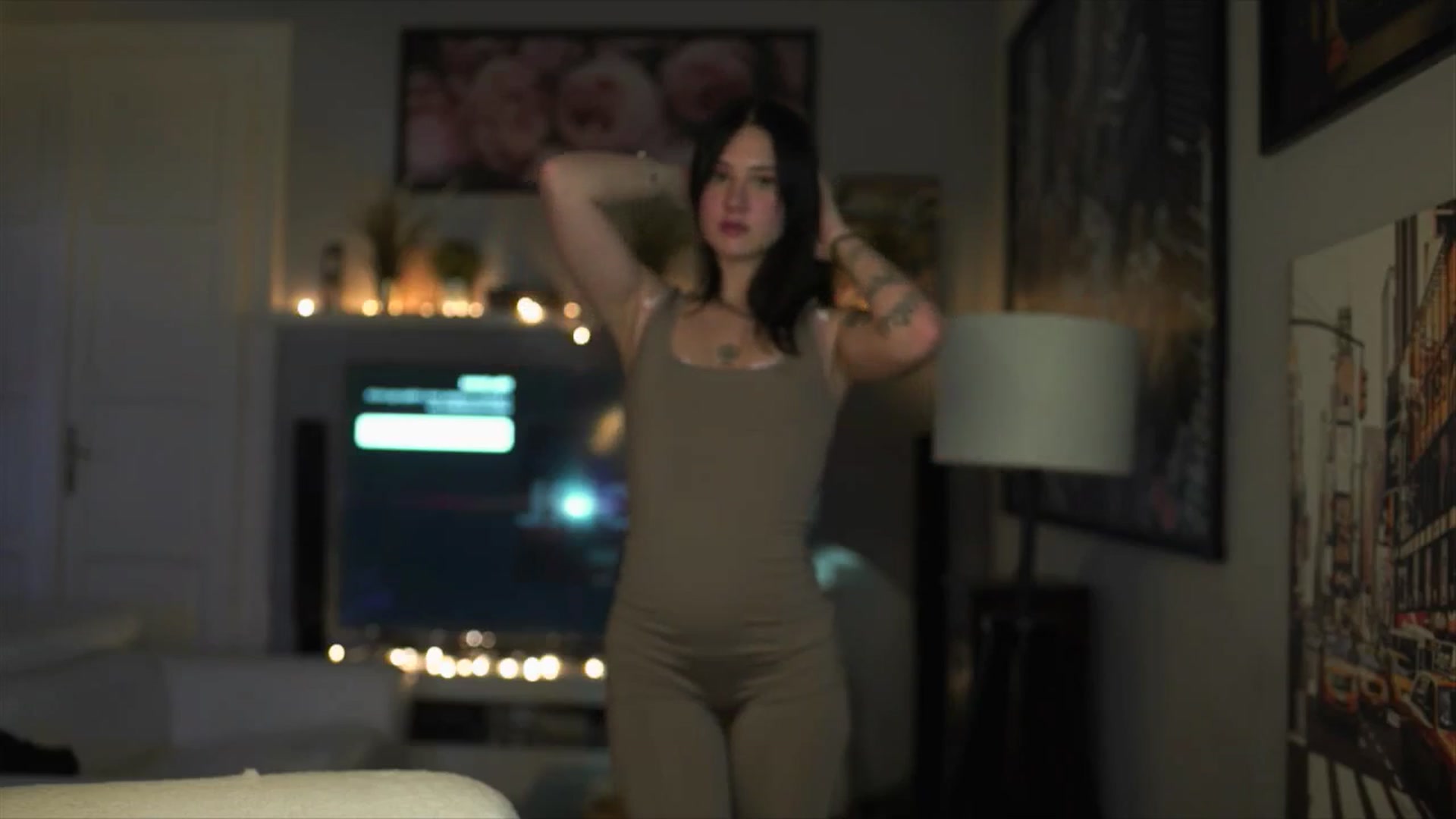 Gallery image thumbnail from Uwu_nika18's myfreecams stream on, 12/31/2025, 20:46 image 10 of 20