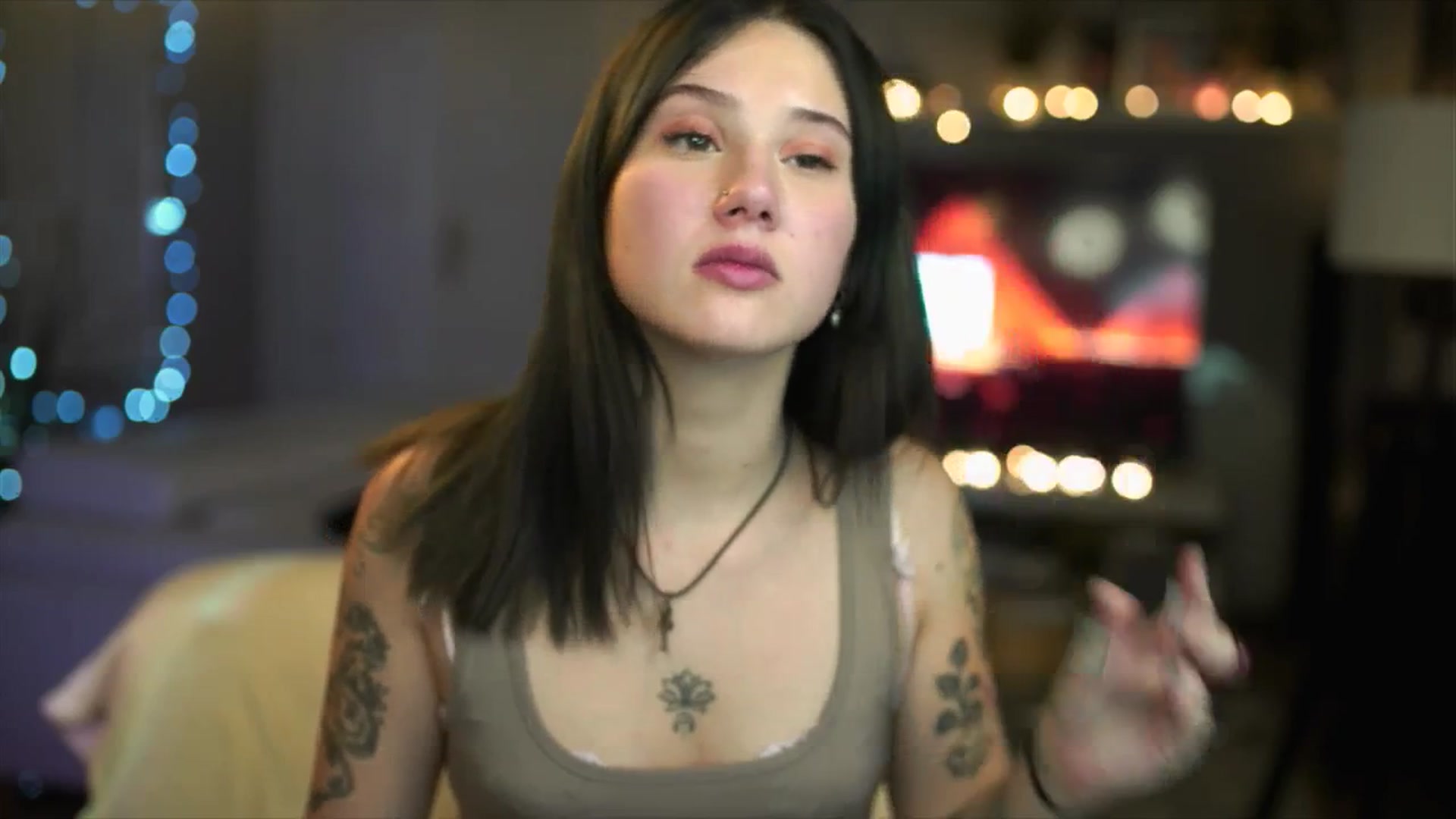 Gallery image thumbnail from Uwu_nika18's myfreecams stream on, 12/31/2025, 20:46 image 4 of 20