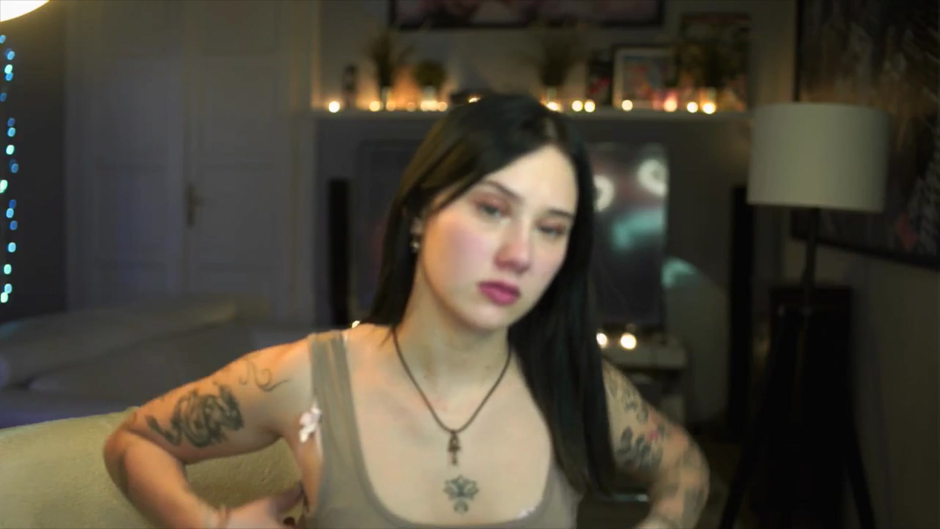 Gallery image thumbnail from Uwu_nika18's myfreecams stream on, 12/31/2025, 22:12 image 13 of 20