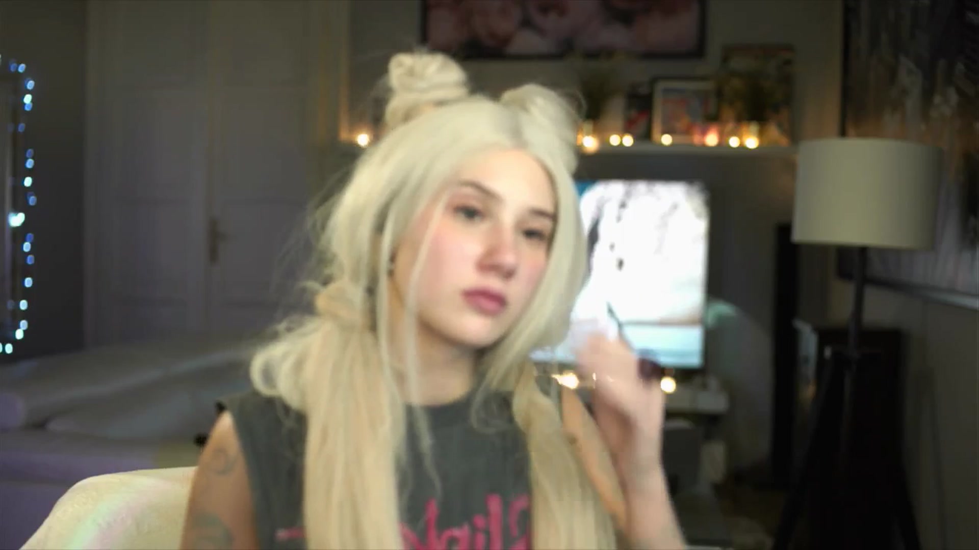 Gallery image thumbnail from Uwu_nika18's myfreecams stream on, 01/01/2026, 17:23 image 4 of 20