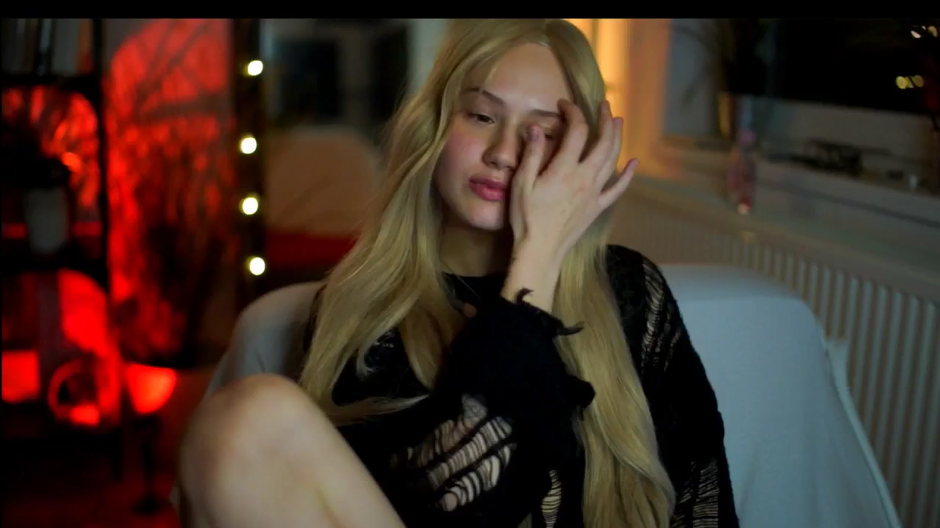 Gallery image thumbnail from Uwu_nika18's myfreecams stream on, 03/28/2026, 20:41 image 15 of 20