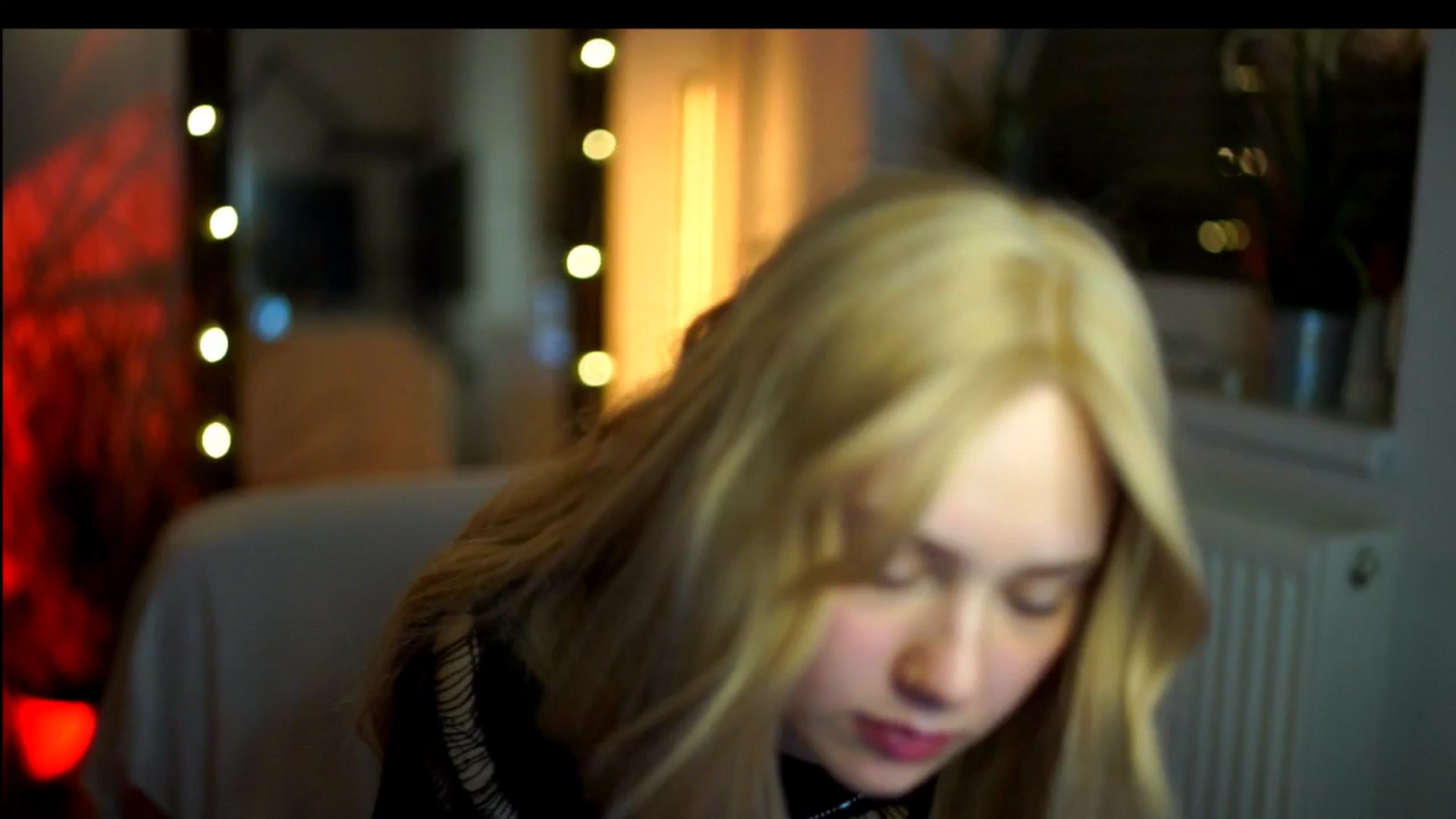 Gallery image thumbnail from Uwu_nika18's myfreecams stream on, 03/28/2026, 20:41 image 4 of 20