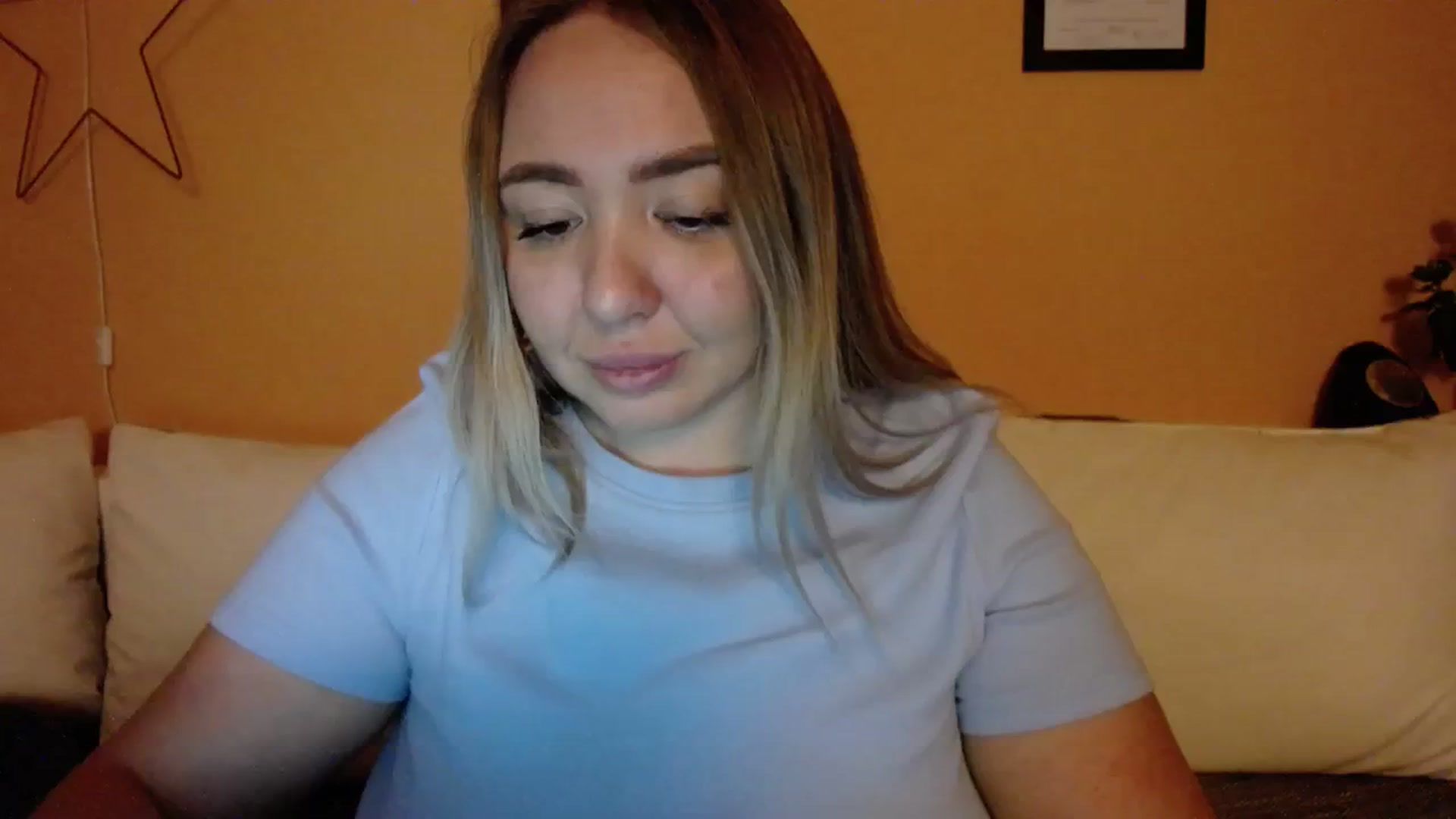 Gallery image thumbnail from VCutiexx's myfreecams stream on, 11/21/2023, 17:16 image 15 of 20