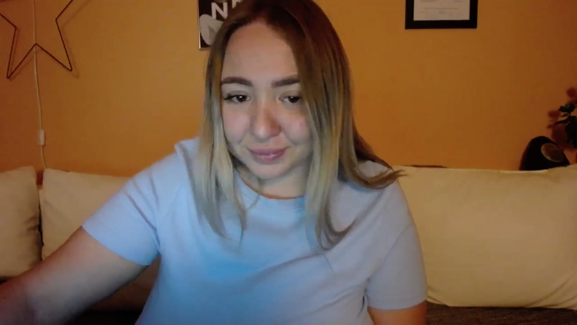 Gallery image thumbnail from VCutiexx's myfreecams stream on, 11/21/2023, 17:16 image 8 of 20