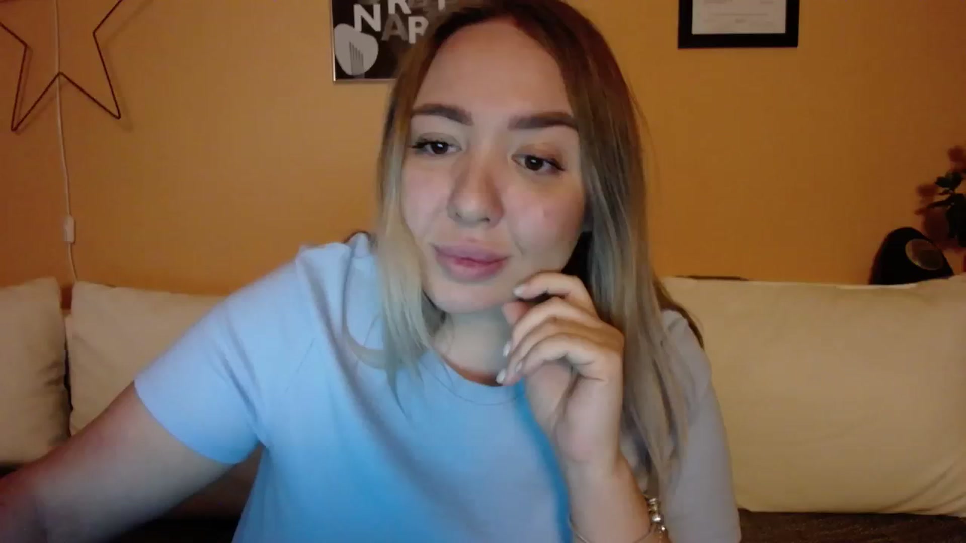 Gallery image thumbnail from VCutiexx's myfreecams stream on, 11/21/2023, 17:16 image 1 of 20
