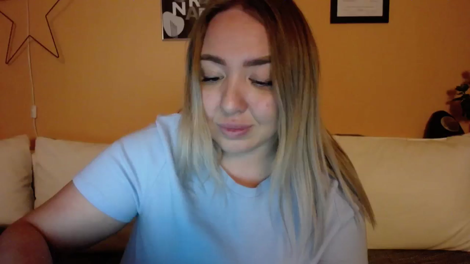 Gallery image thumbnail from VCutiexx's myfreecams stream on, 11/21/2023, 17:16 image 4 of 20
