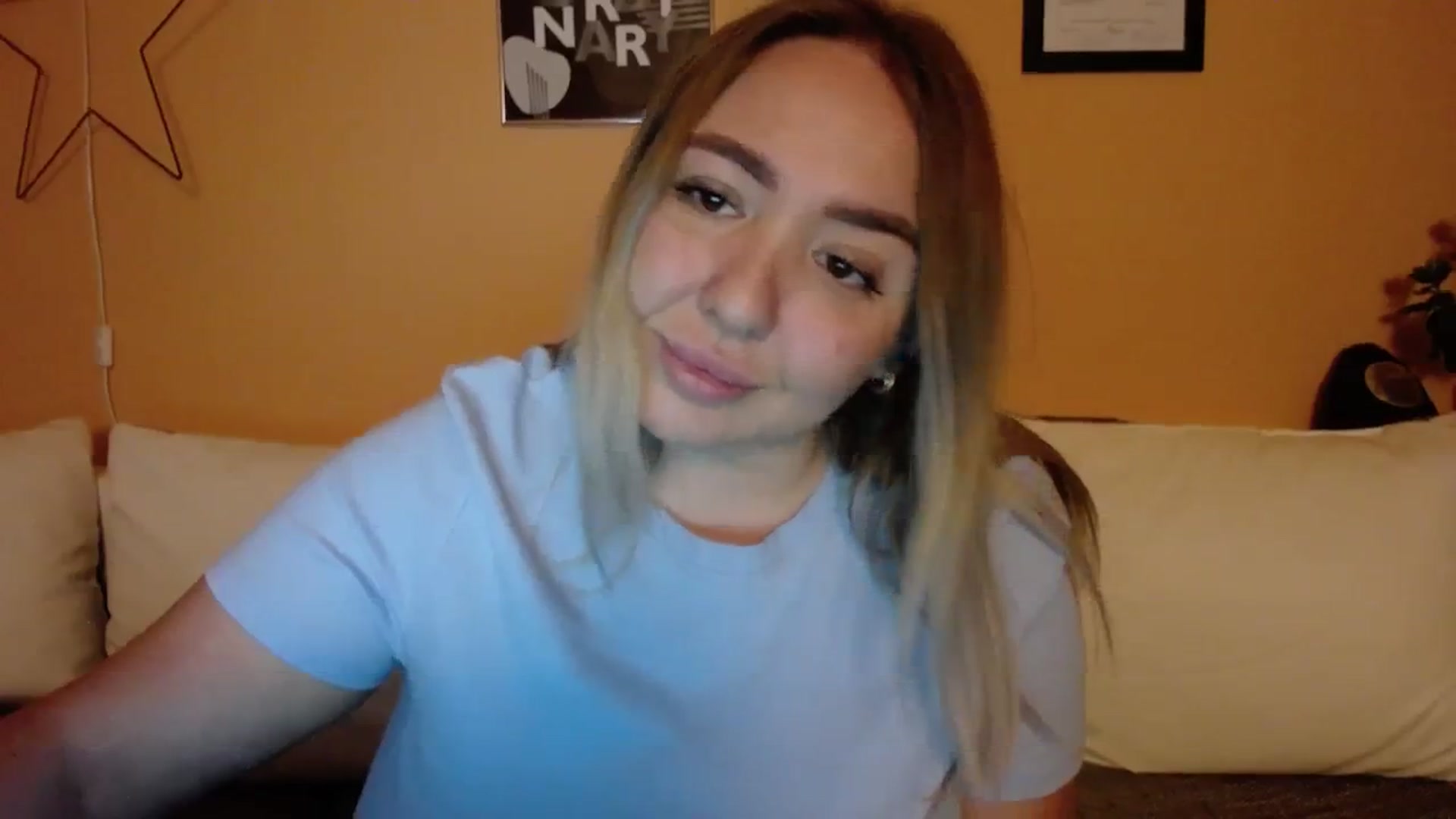 Gallery image thumbnail from VCutiexx's myfreecams stream on, 11/21/2023, 17:16 image 3 of 20