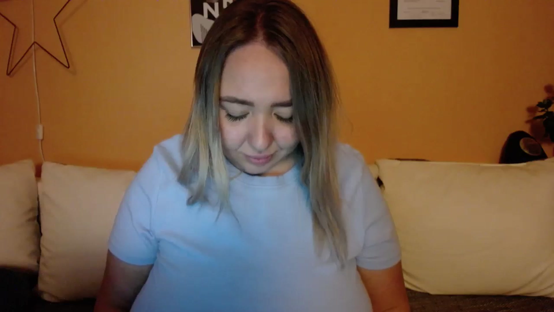 Gallery image thumbnail from VCutiexx's myfreecams stream on, 11/21/2023, 17:16 image 5 of 20