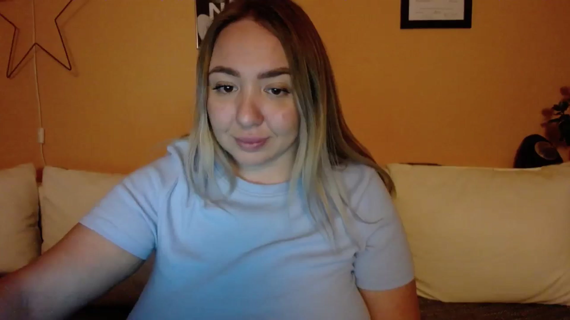 Gallery image thumbnail from VCutiexx's myfreecams stream on, 11/21/2023, 17:16 image 11 of 20