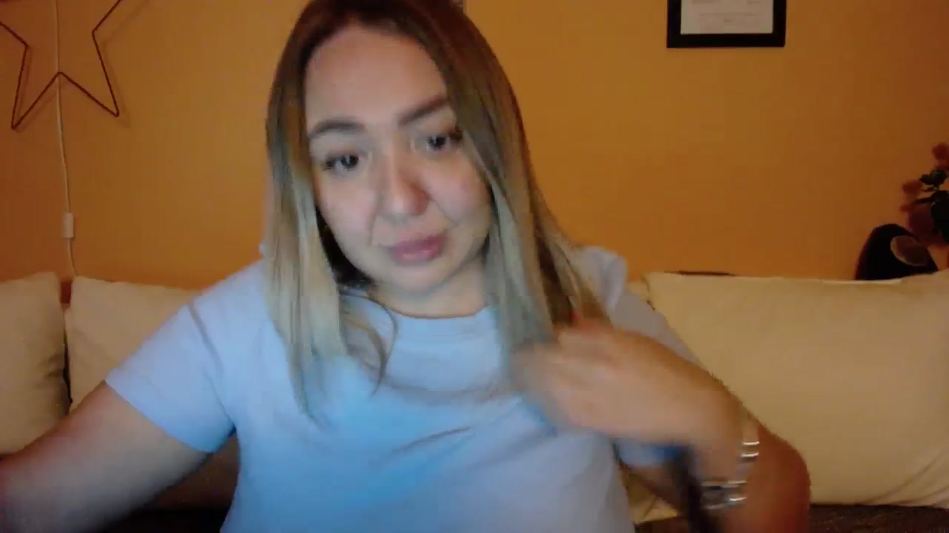Gallery image thumbnail from VCutiexx's myfreecams stream on, 11/21/2023, 17:16 image 19 of 20