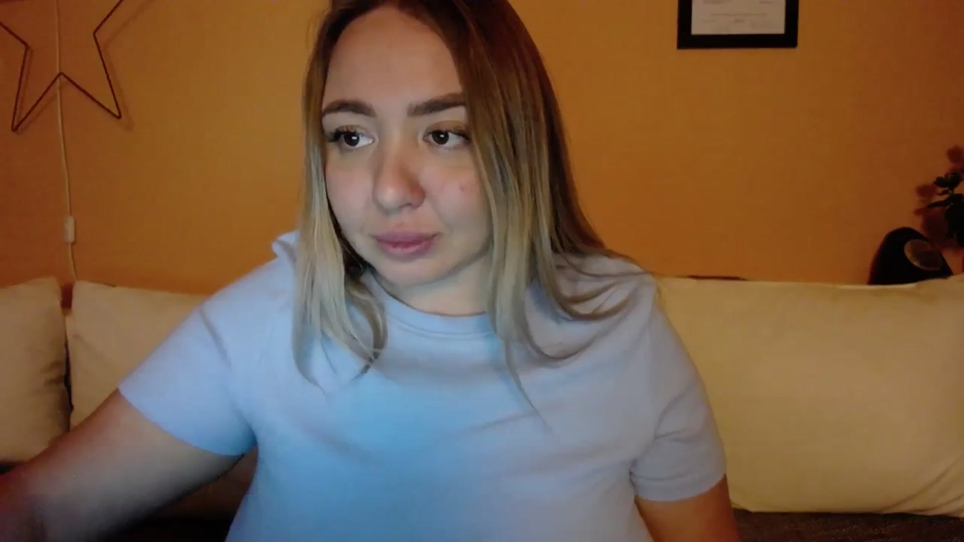 Gallery image thumbnail from VCutiexx's myfreecams stream on, 11/21/2023, 17:16 image 14 of 20