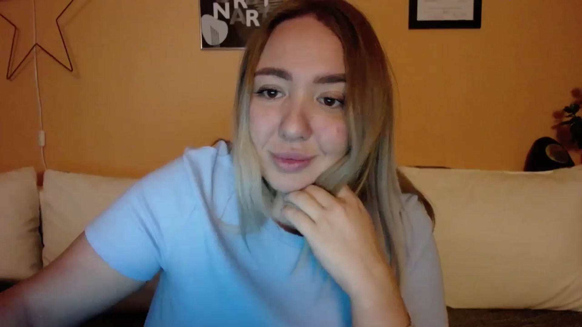 Gallery image thumbnail from VCutiexx's myfreecams stream on, 11/21/2023, 17:16 image 2 of 20