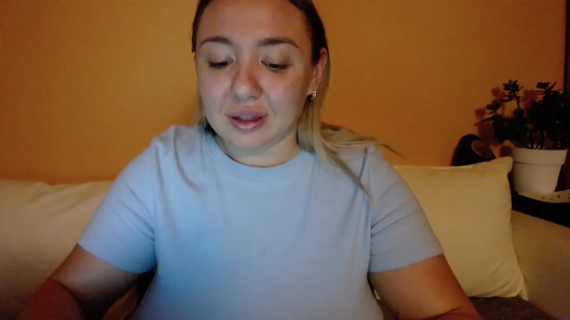 Gallery image thumbnail from VCutiexx's myfreecams stream on, 11/22/2023, 17:23 image 1 of 20