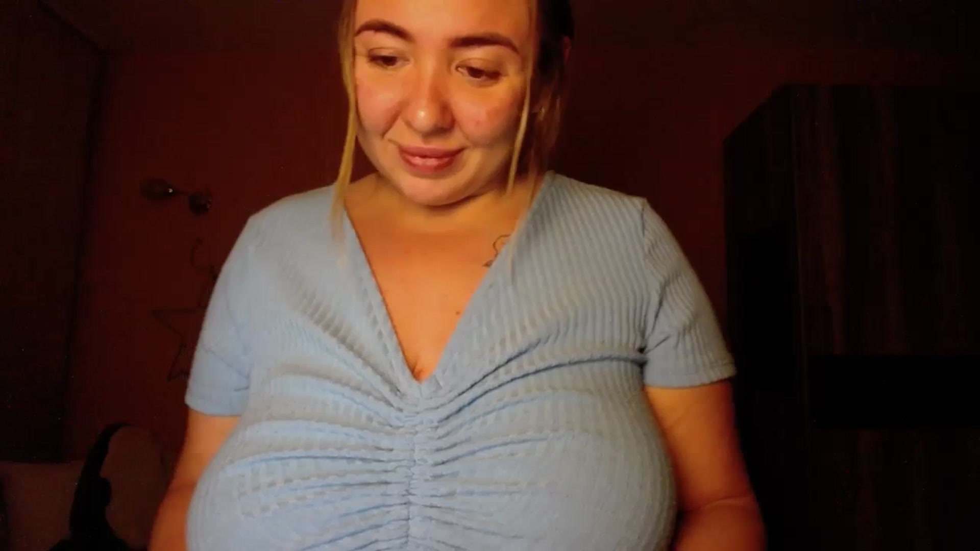 Gallery image thumbnail from VCutiexx's myfreecams stream on, 12/02/2023, 15:54 image 5 of 20