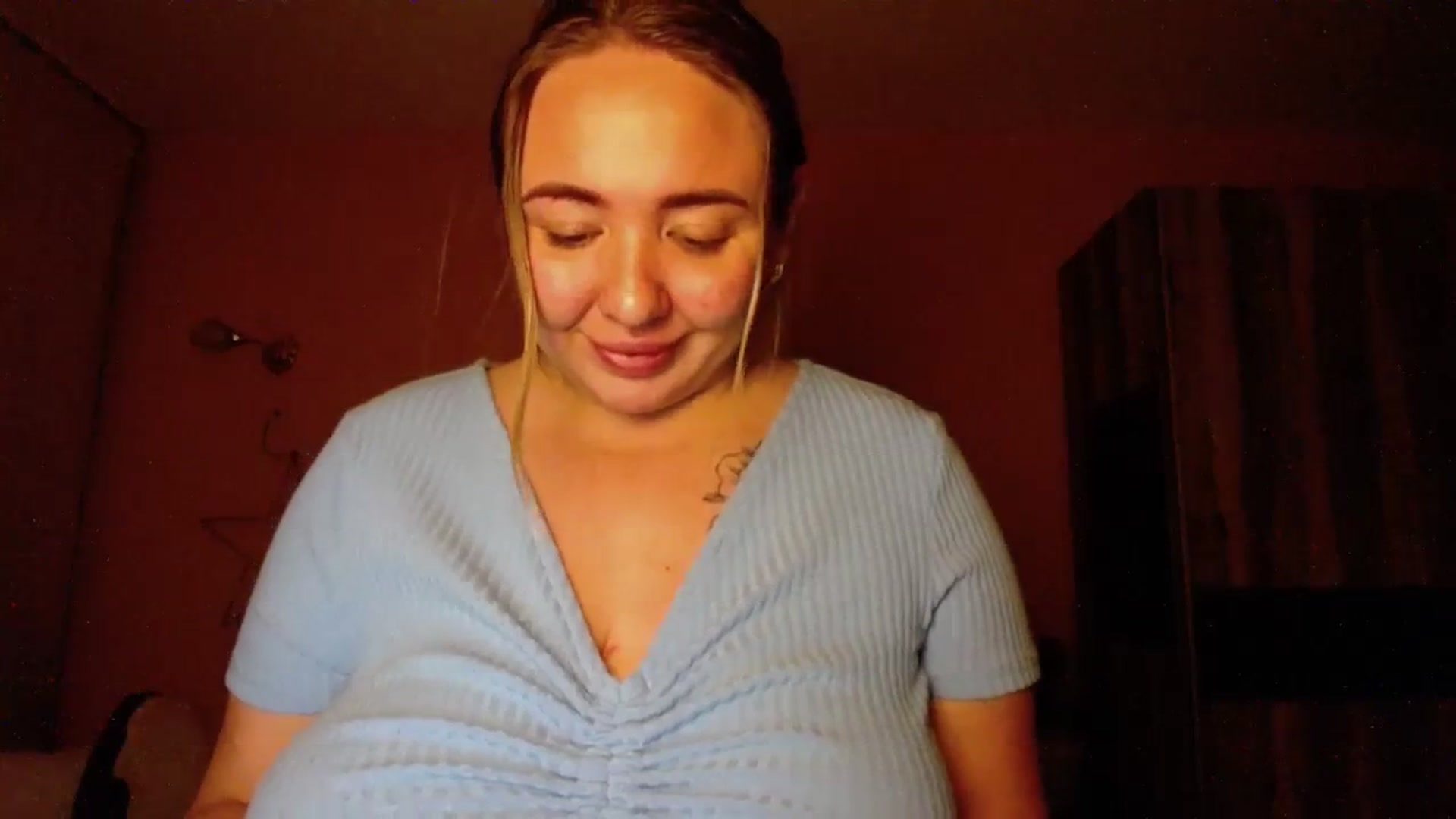 Gallery image thumbnail from VCutiexx's myfreecams stream on, 12/02/2023, 15:54 image 13 of 20