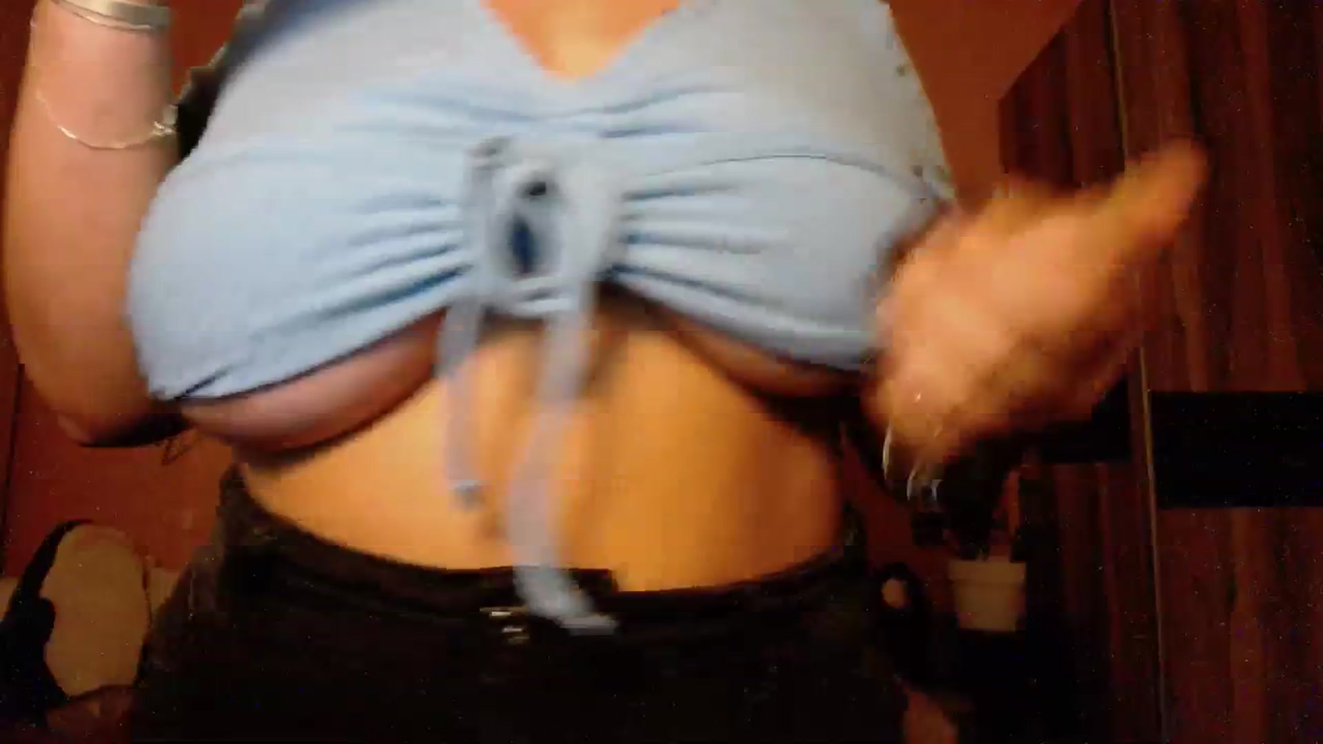 Gallery image thumbnail from VCutiexx's myfreecams stream on, 12/02/2023, 15:54 image 16 of 20