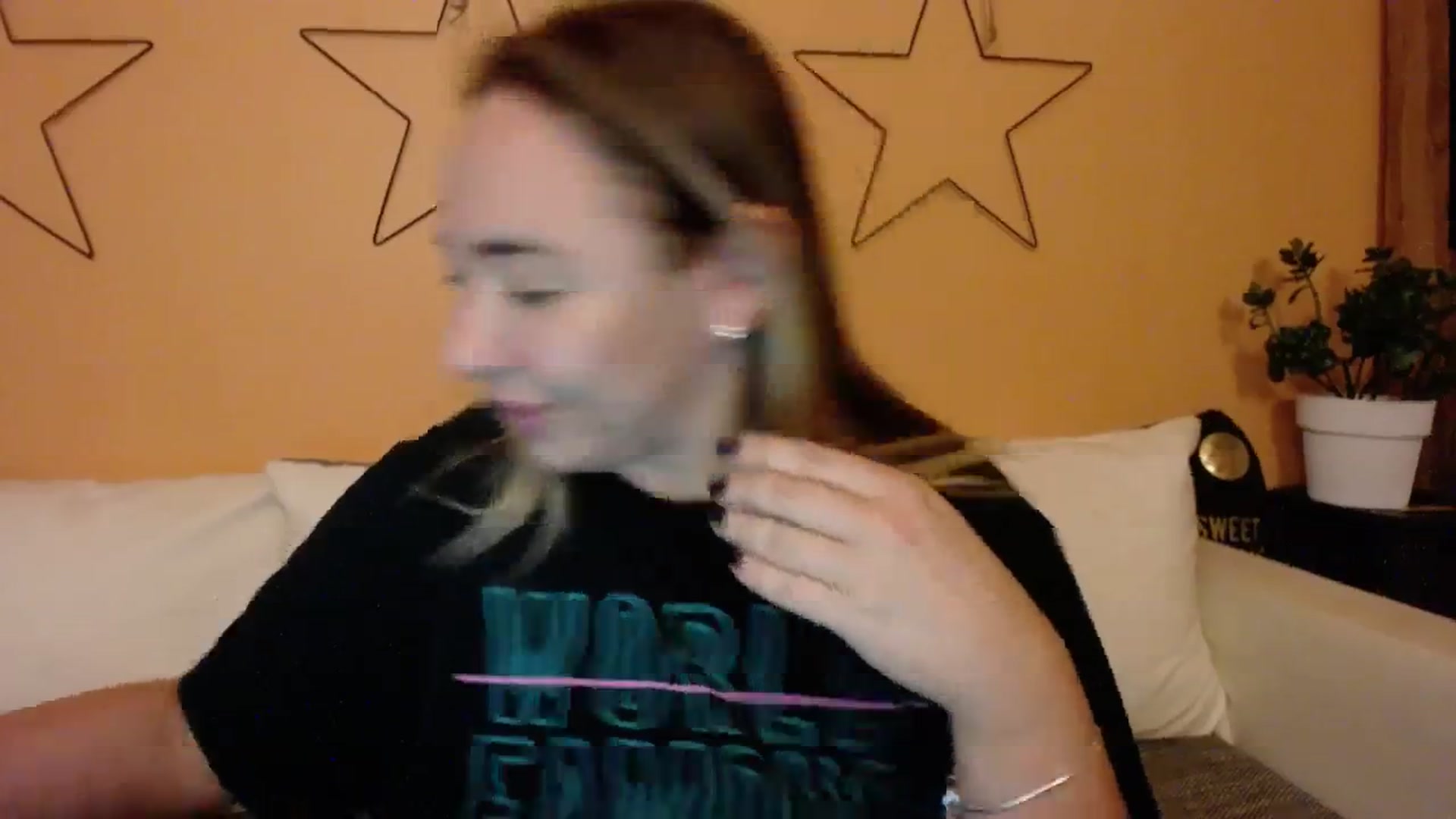 Gallery image thumbnail from VCutiexx's myfreecams stream on, 12/03/2023, 14:40 image 16 of 20
