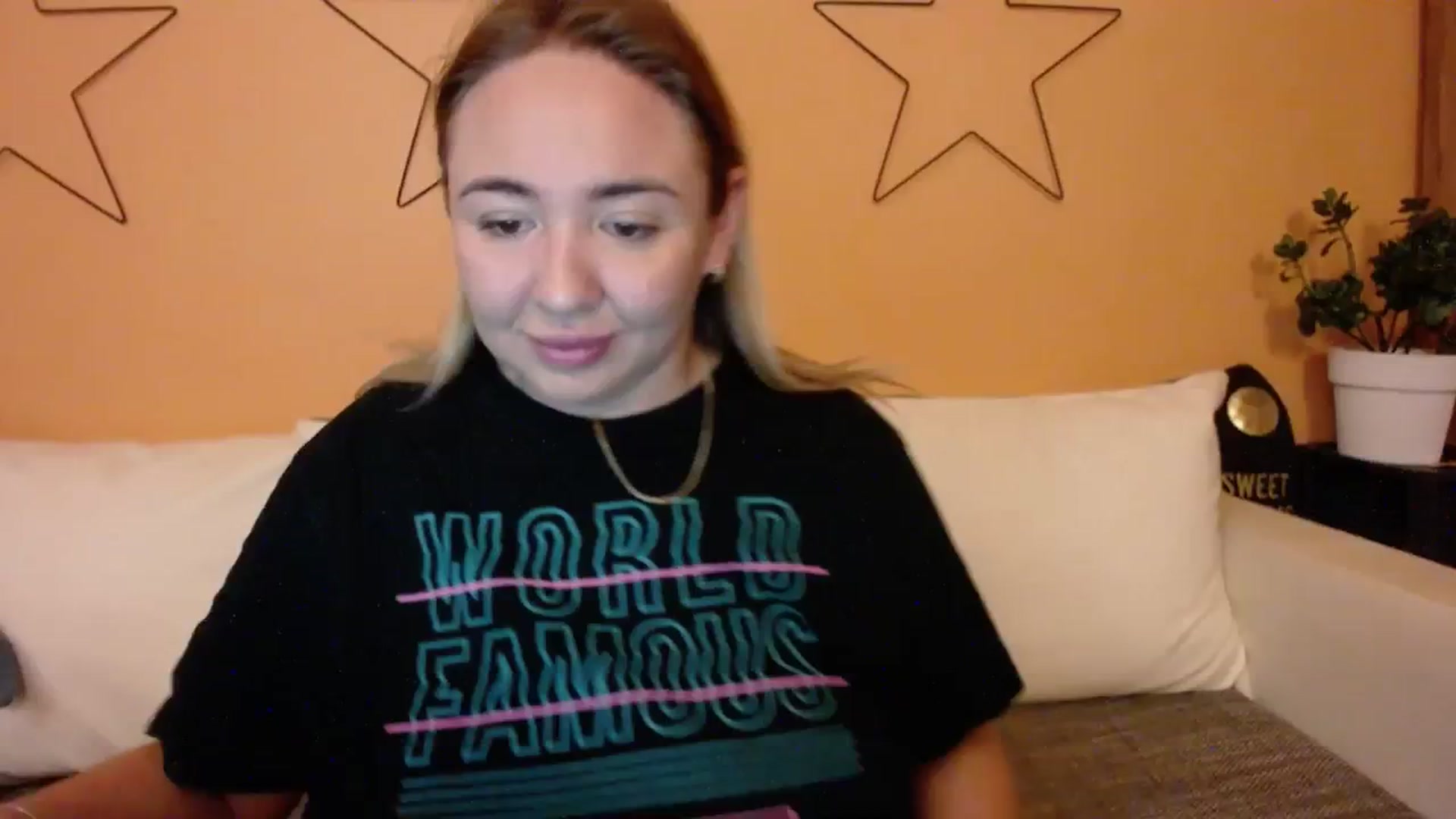 Gallery image thumbnail from VCutiexx's myfreecams stream on, 12/03/2023, 14:40 image 1 of 20