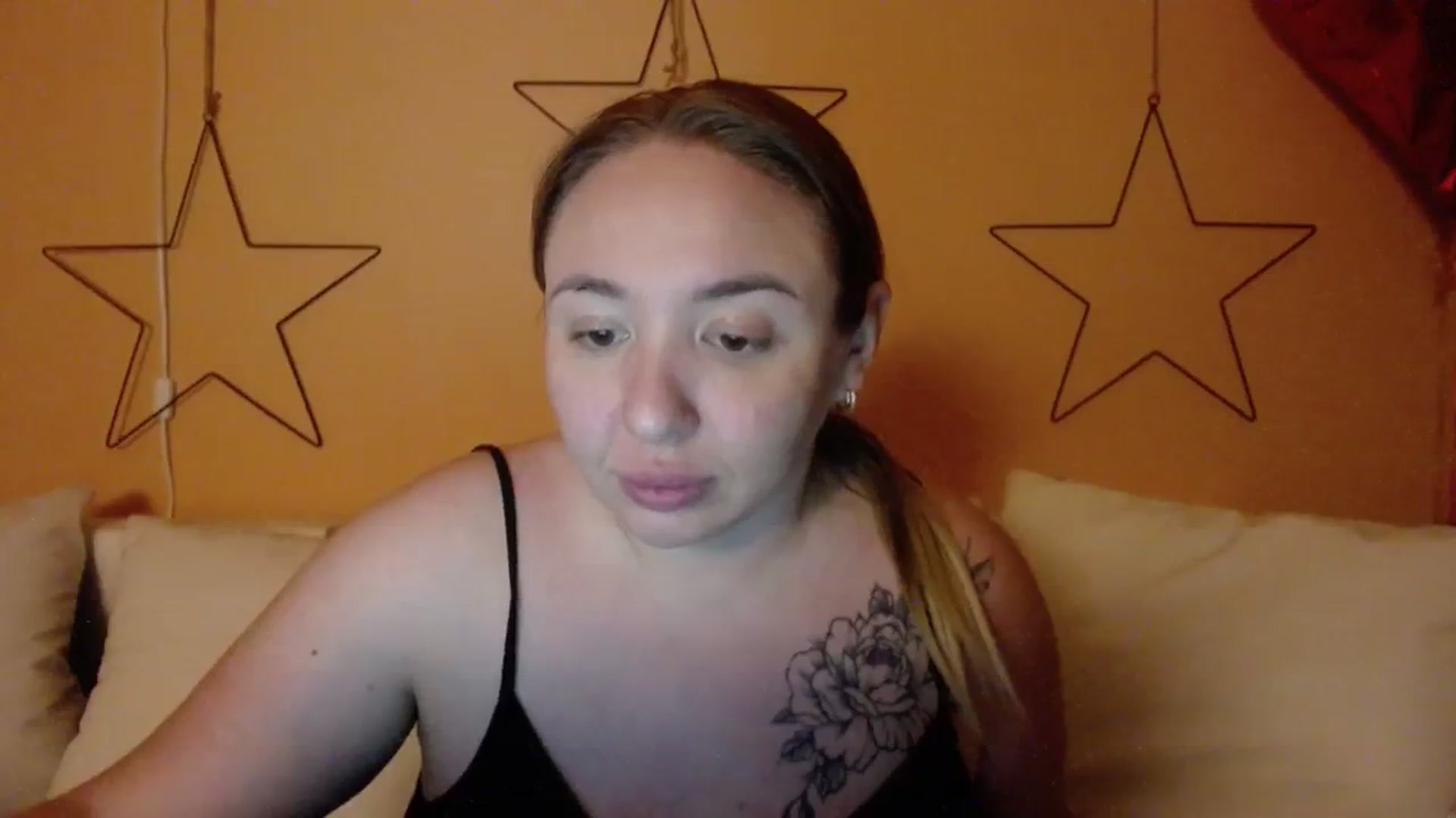 Gallery image thumbnail from VCutiexx's myfreecams stream on, 02/27/2024, 17:18 image 19 of 20