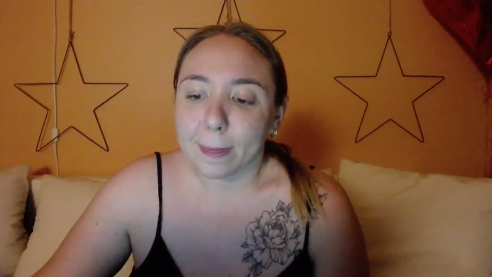 Gallery image thumbnail from VCutiexx's myfreecams stream on, 02/27/2024, 17:18 image 17 of 20