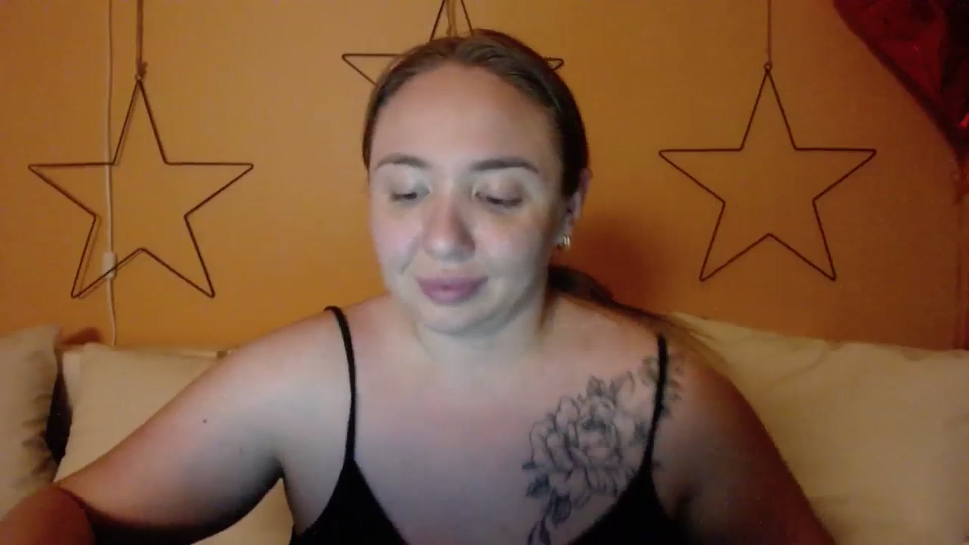 Gallery image thumbnail from VCutiexx's myfreecams stream on, 02/27/2024, 17:18 image 18 of 20