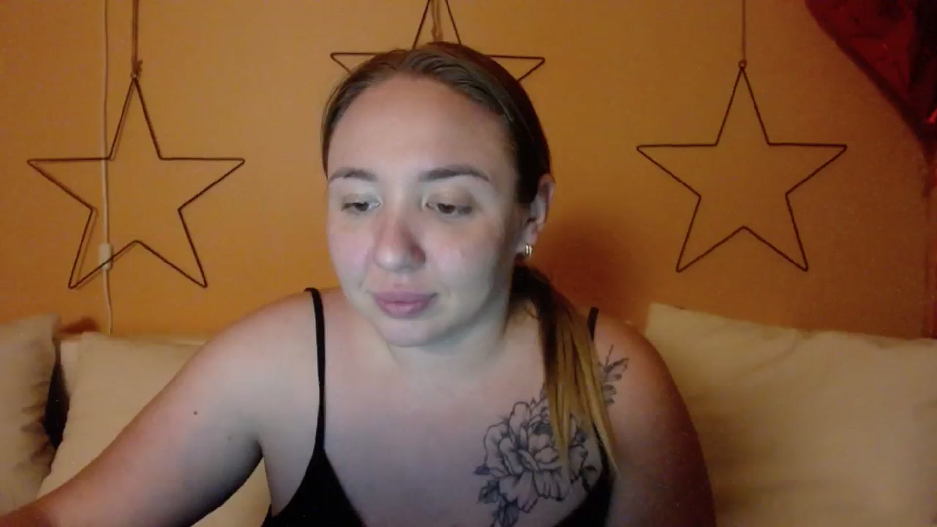 Gallery image thumbnail from VCutiexx's myfreecams stream on, 02/27/2024, 17:18 image 20 of 20
