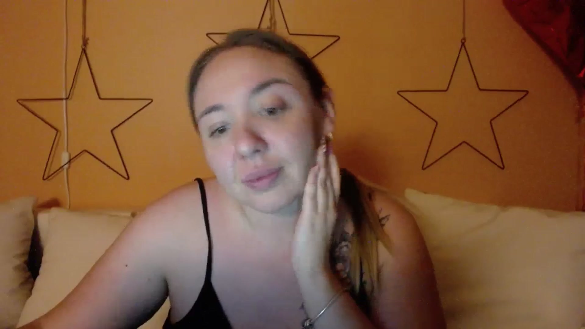 Gallery image thumbnail from VCutiexx's myfreecams stream on, 02/27/2024, 17:18 image 16 of 20